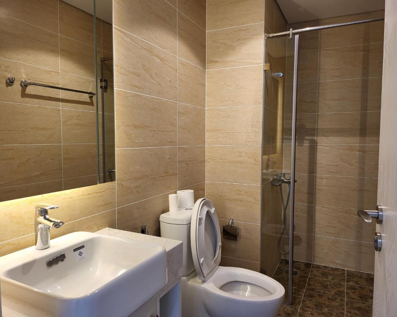2 BR Vinhomes Dcapitale next to Charmvit Tower