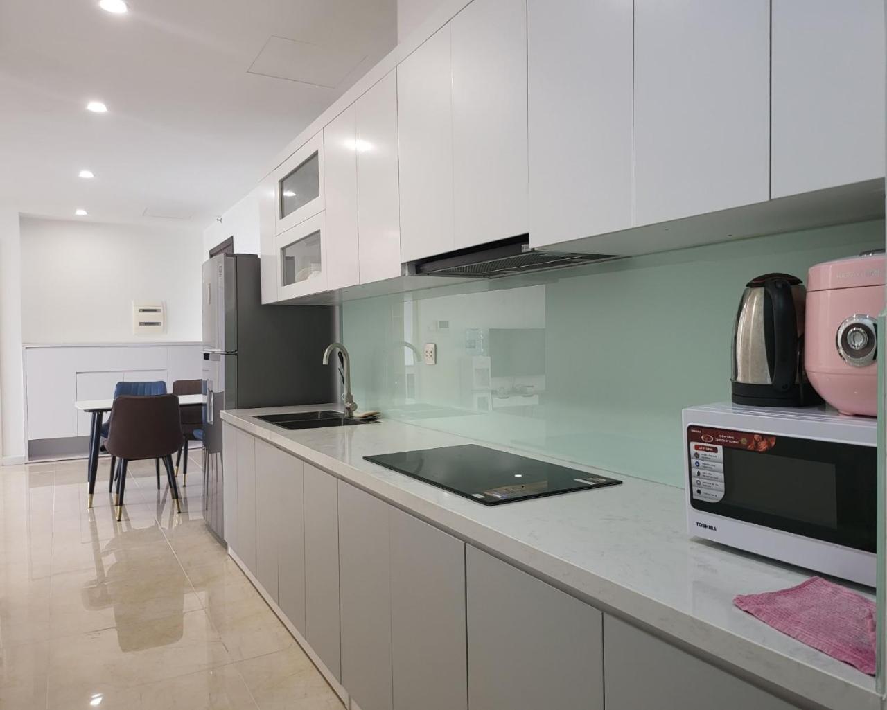 2 BR Vinhomes Dcapitale next to Charmvit Tower