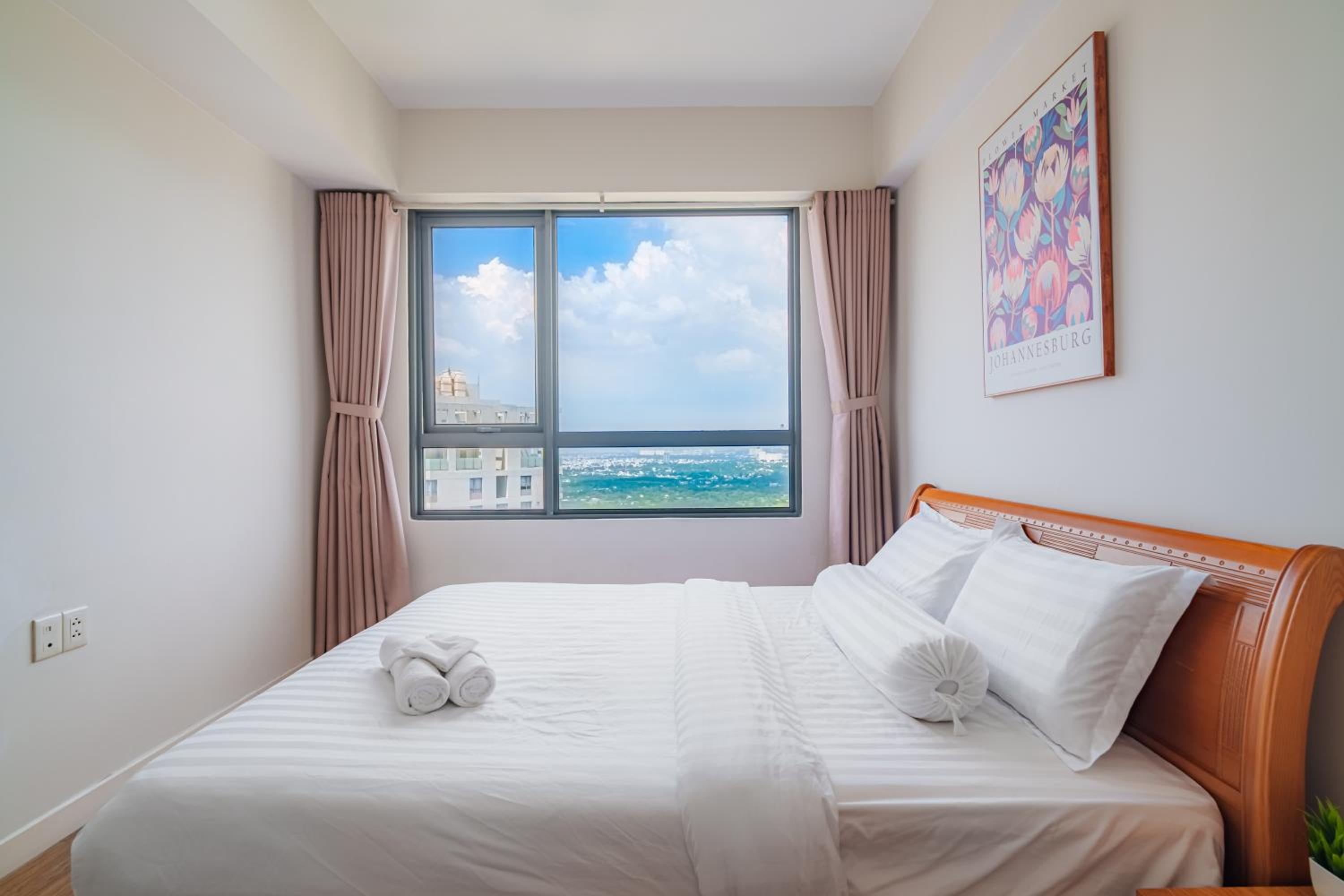 ambiHOME 3BR 2WC in Masteri Thao Dien District 2