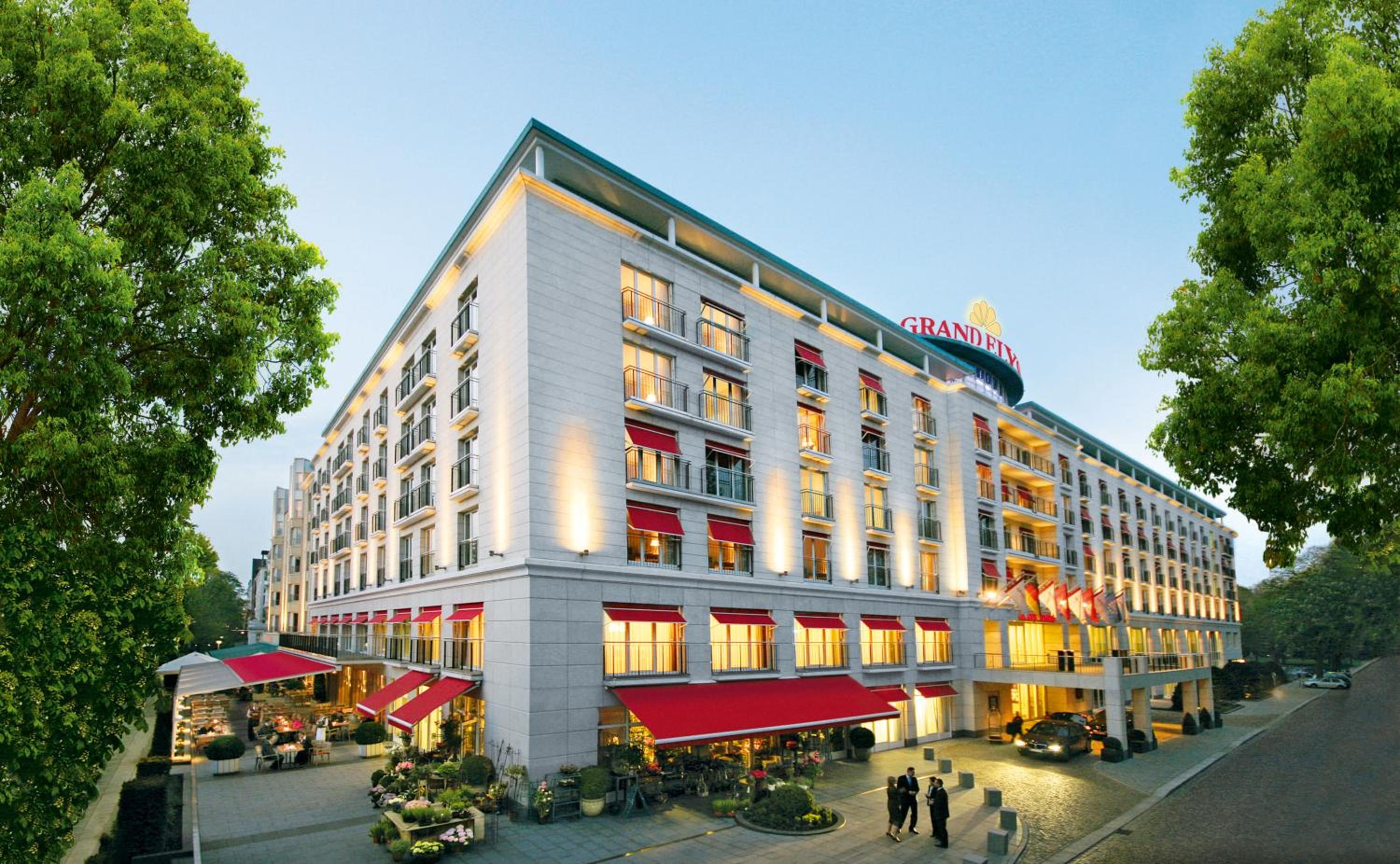 Hotel GRAND ELYSEE Hamburg - Image 1
