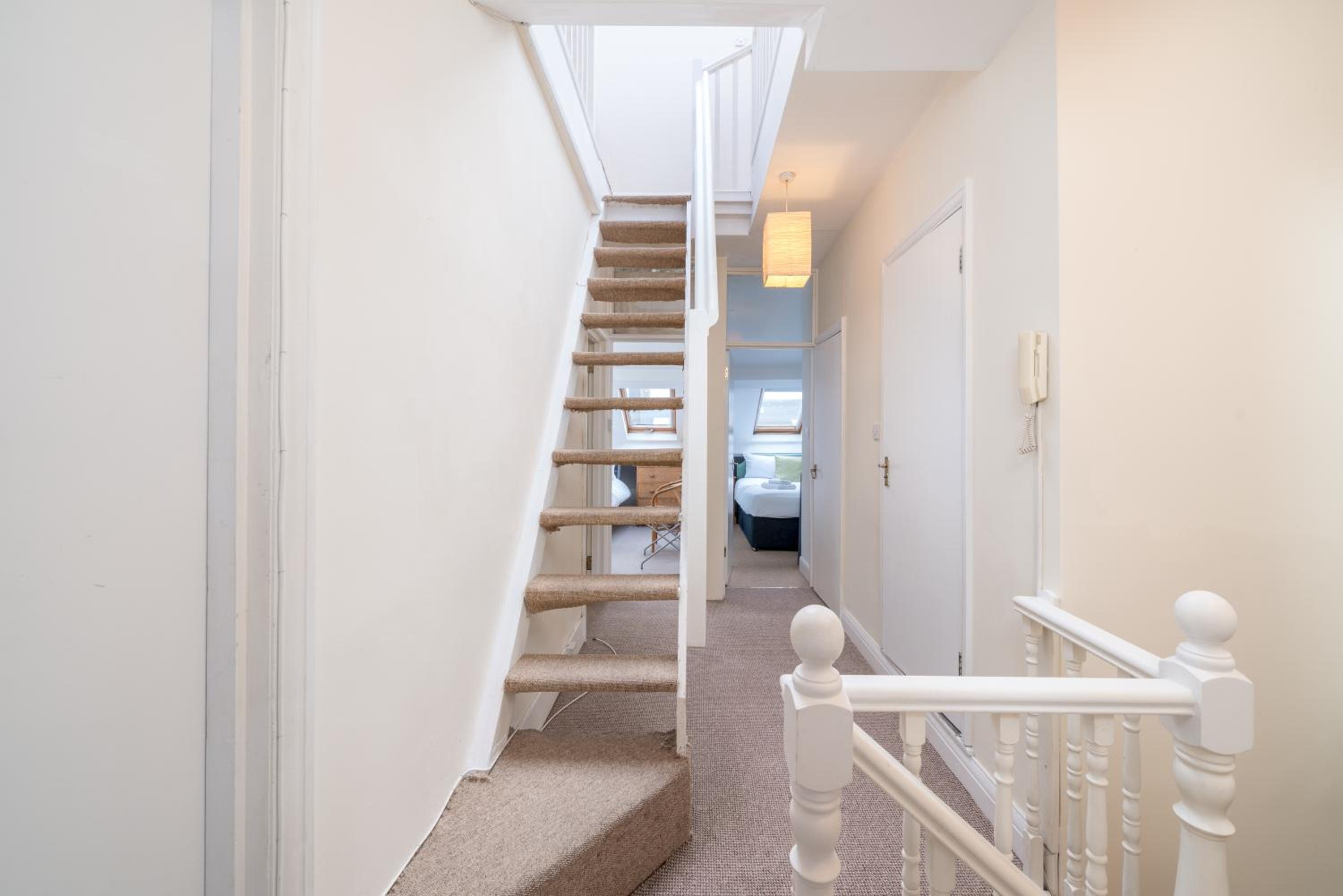 JOIVY Cosy maisonette near Abbey Road