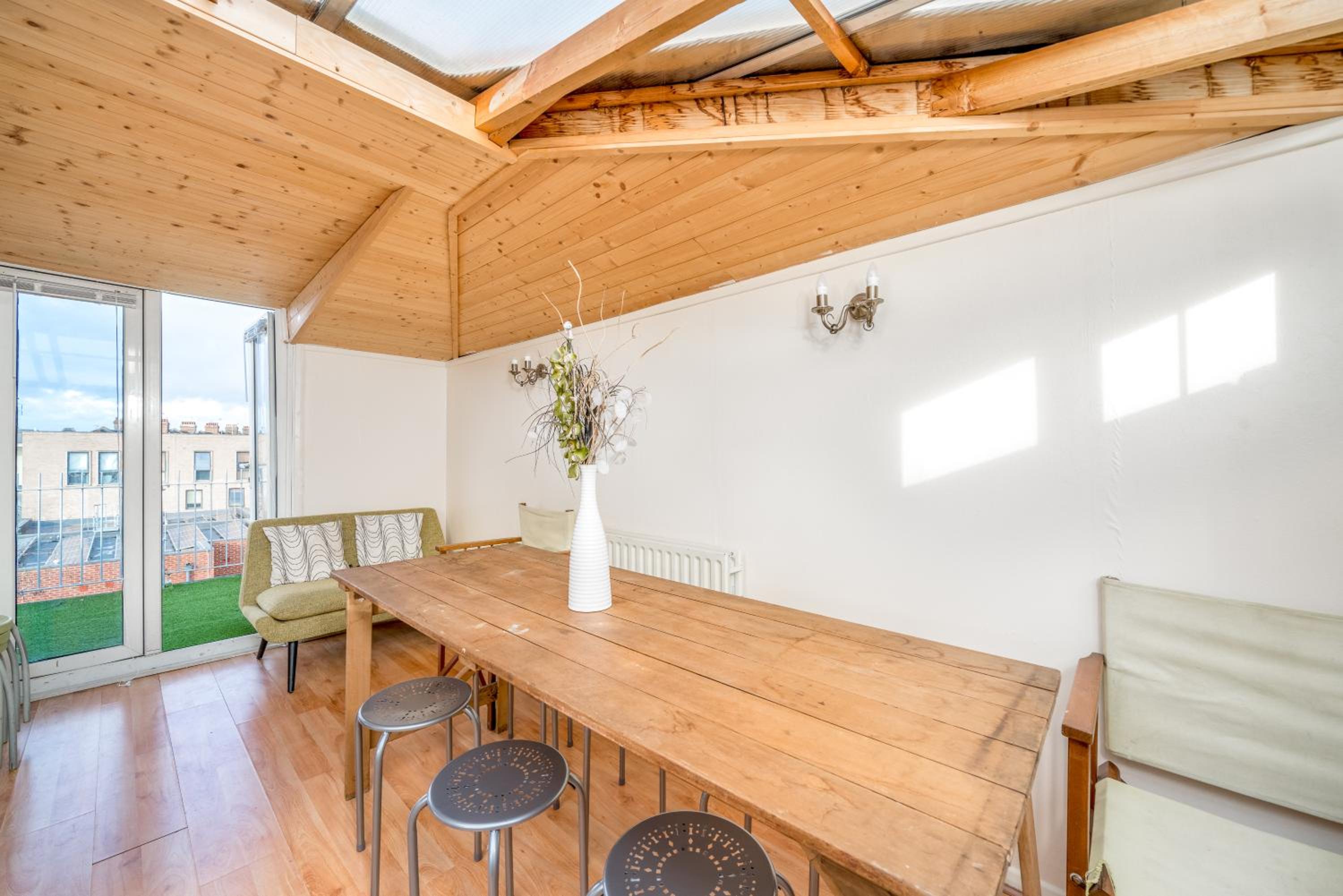 JOIVY Cosy maisonette near Abbey Road