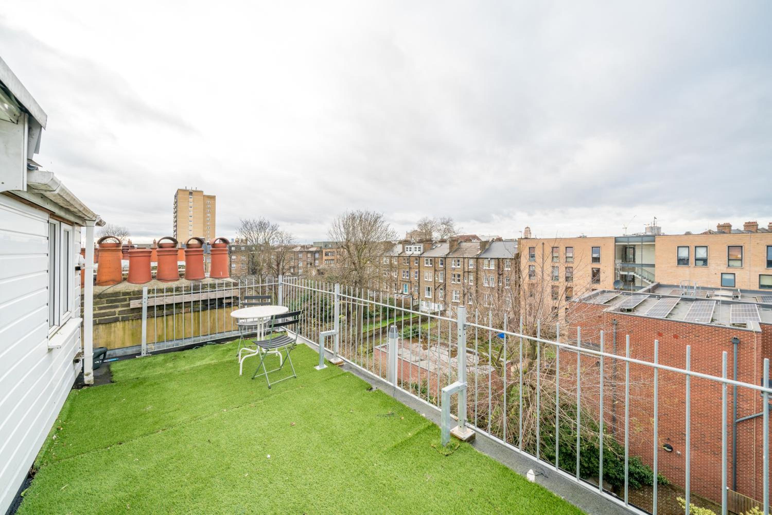 JOIVY Cosy maisonette near Abbey Road