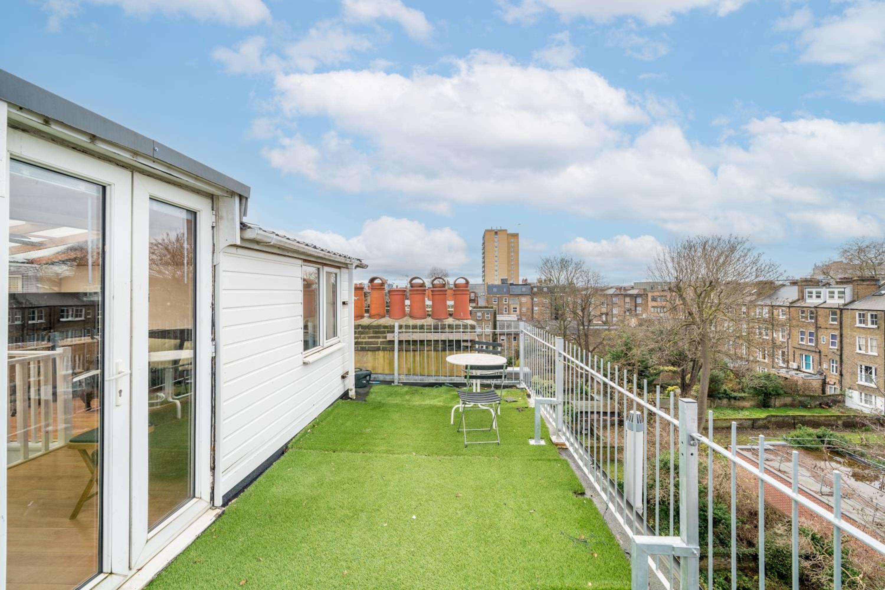 JOIVY Cosy maisonette near Abbey Road