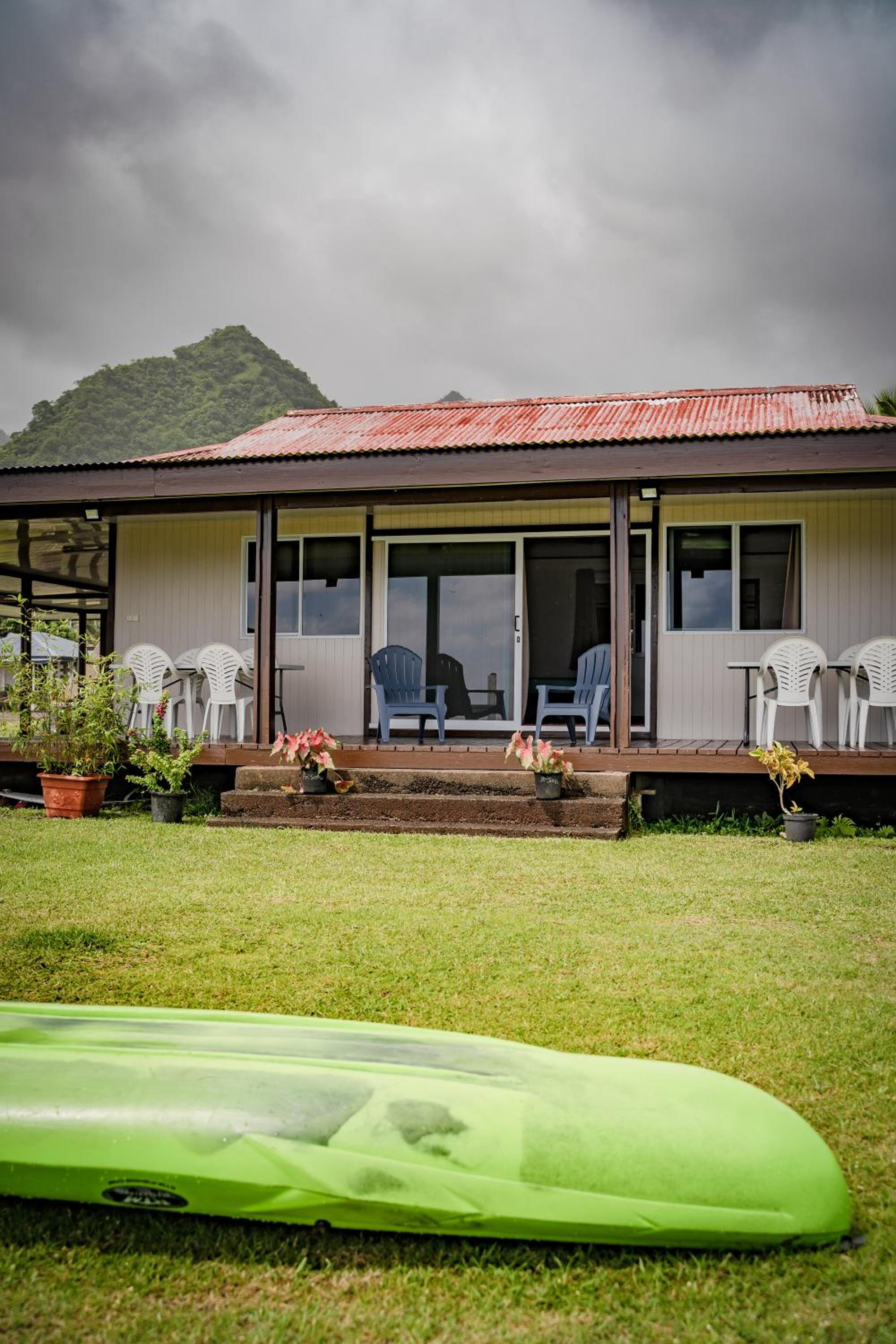 Hava'e Lodge TEAHUPOO view 2