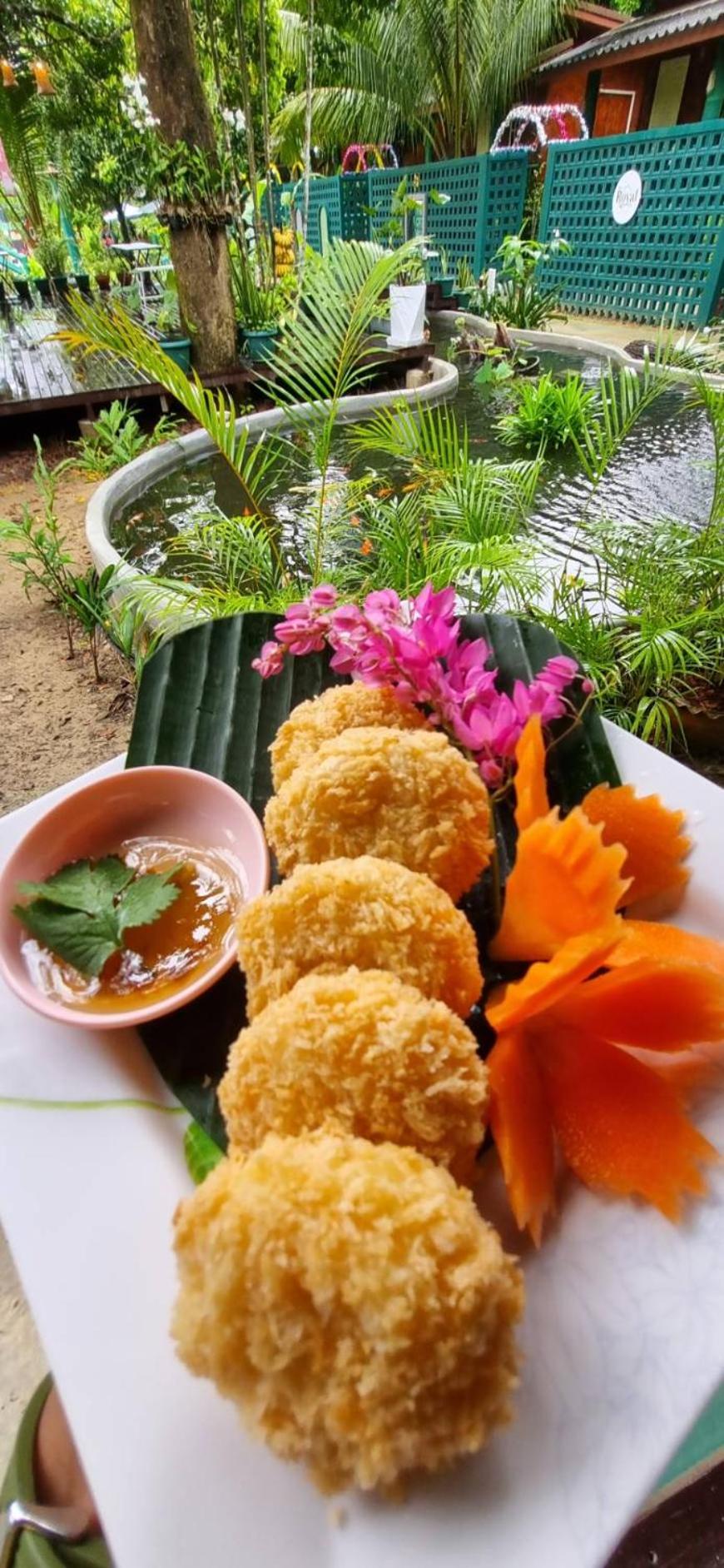 Khao Sok Royal Bamboo Hostel view 5