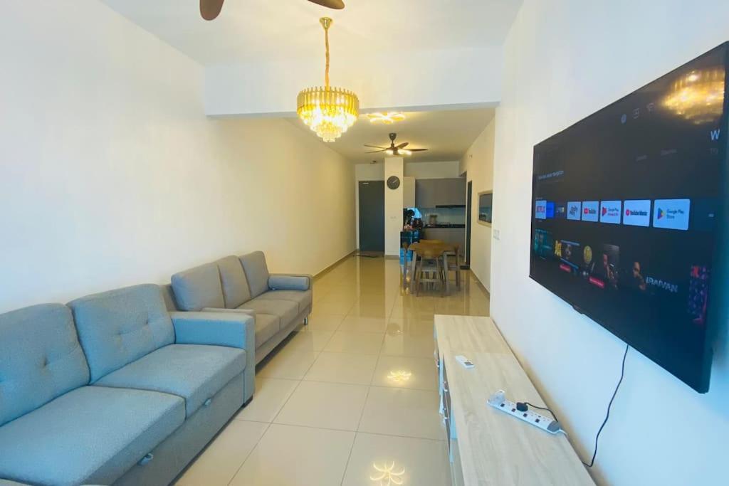 DD Brand New condo Metropol photo 3
