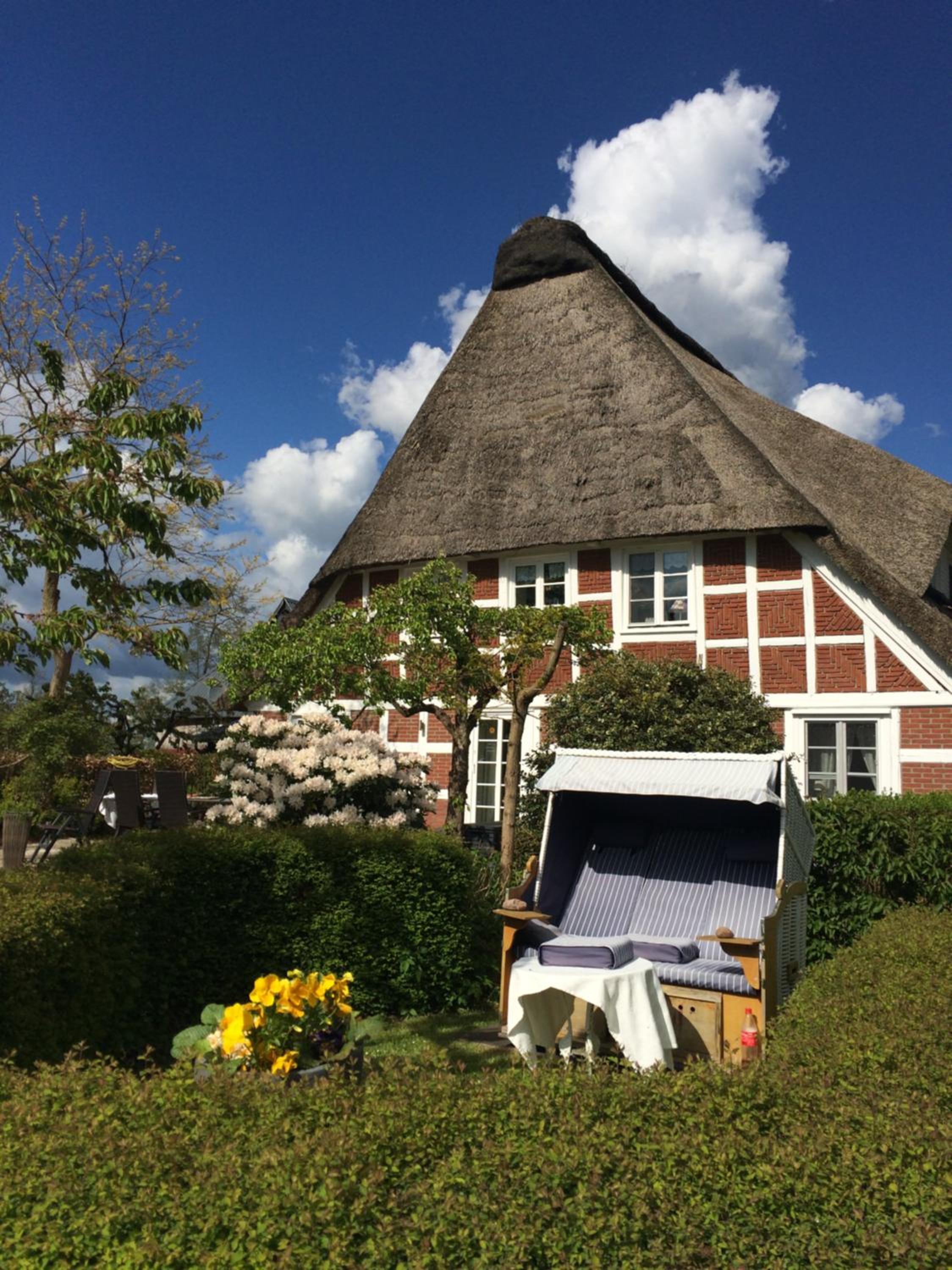 Luxus-Landhaus Nordsee, Sommer-Pool, Kaminofen, große Terrasse, Grill, 2 Schlafzimmer, Küche, Bad, WLAN,