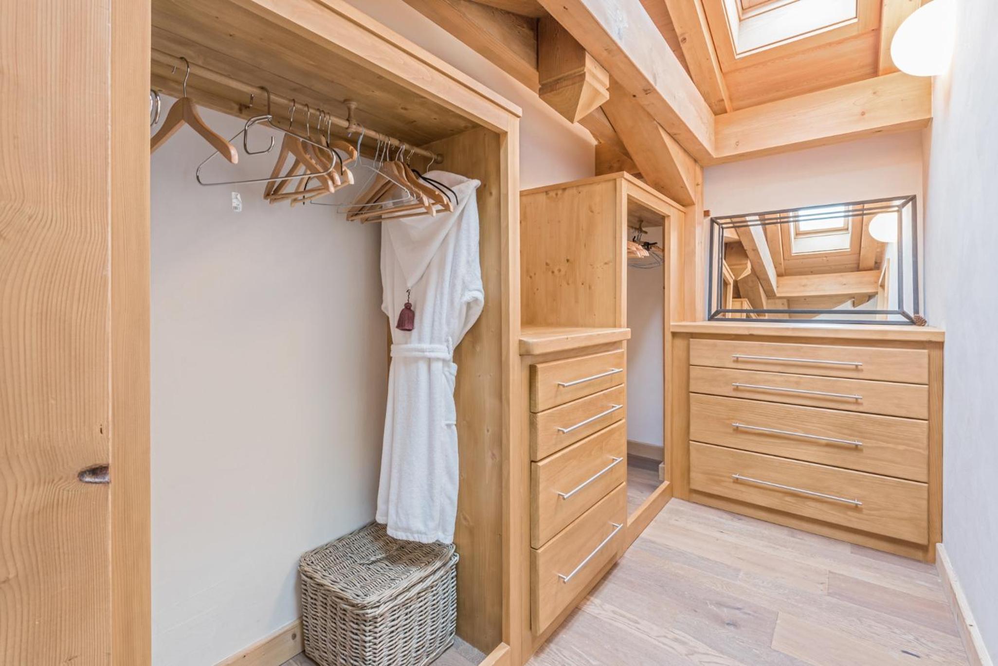 Chalet Omaroo Morzine - by EMERALD STAY