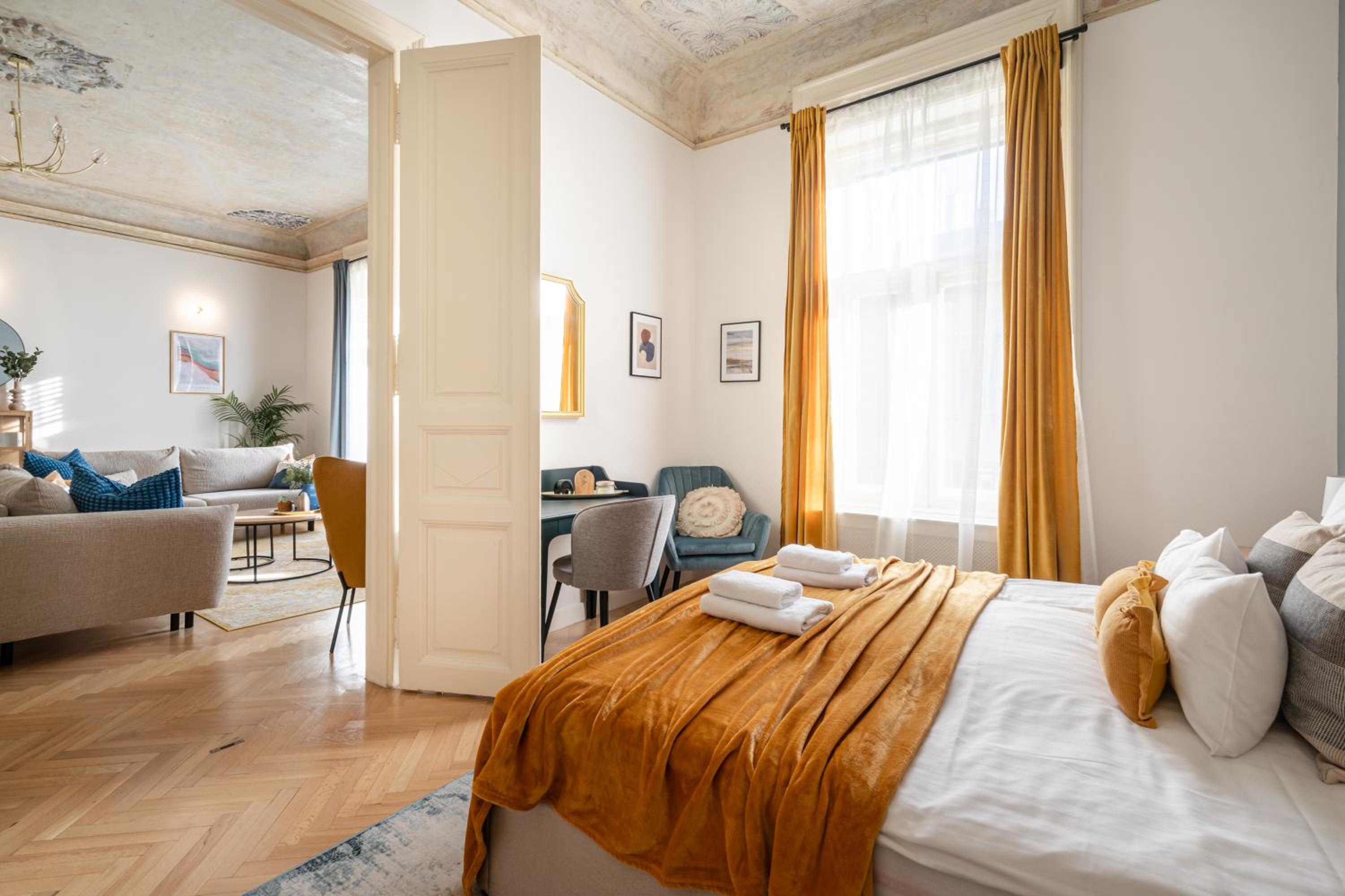 Comfy downtown hideaway with urban touch view 2