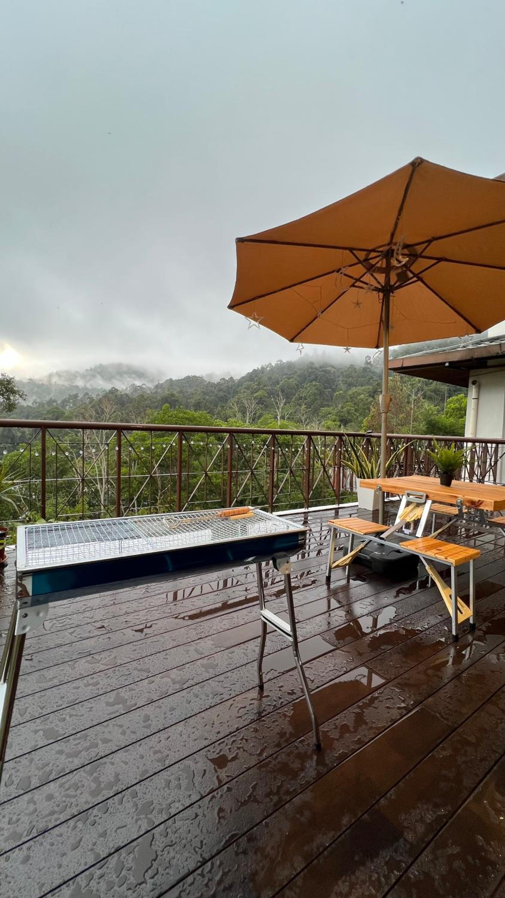 The Hillview inn @ Meranti Park Suites photo 1