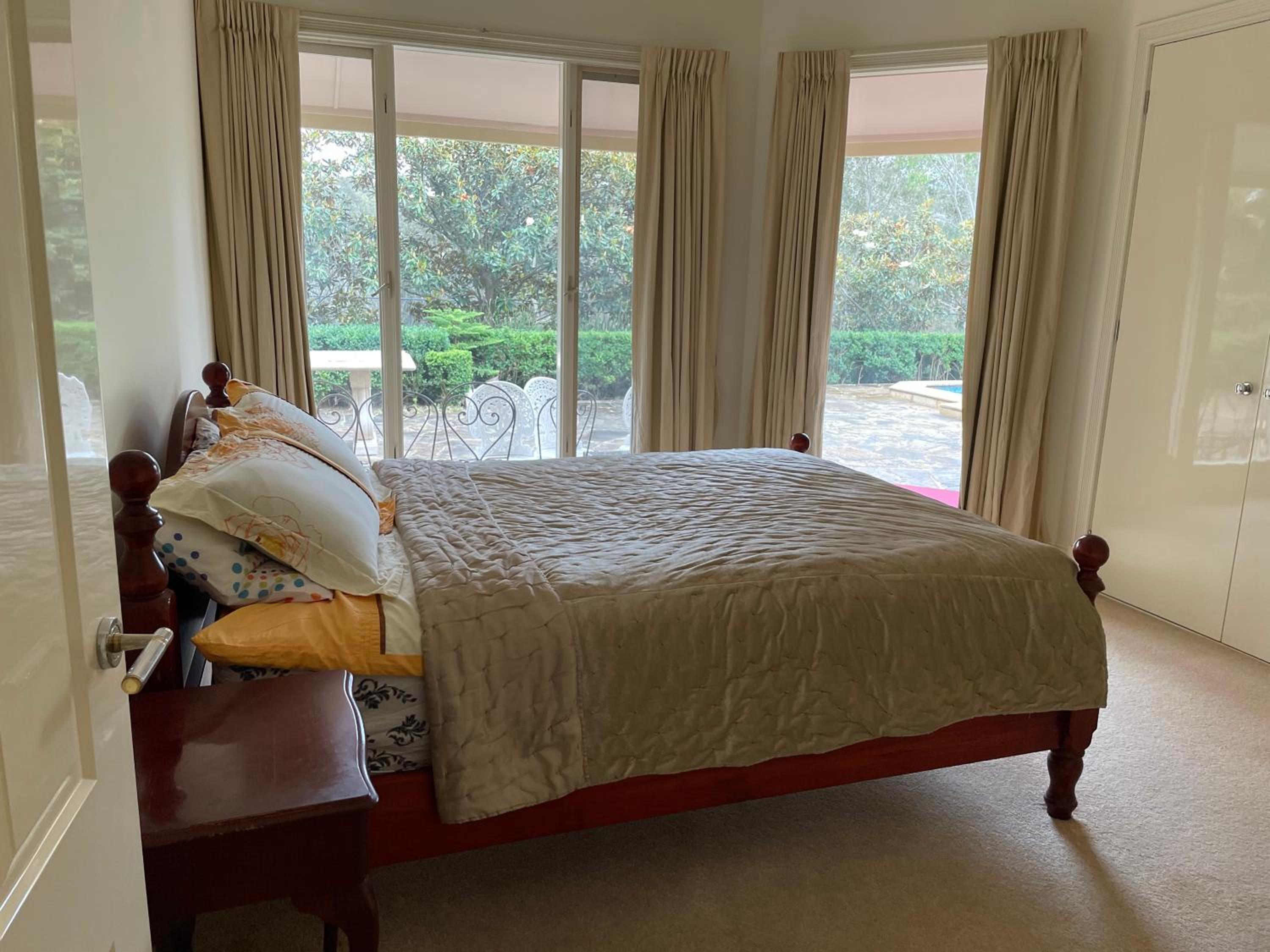 6 bdrs villa with pool & Tennis Court