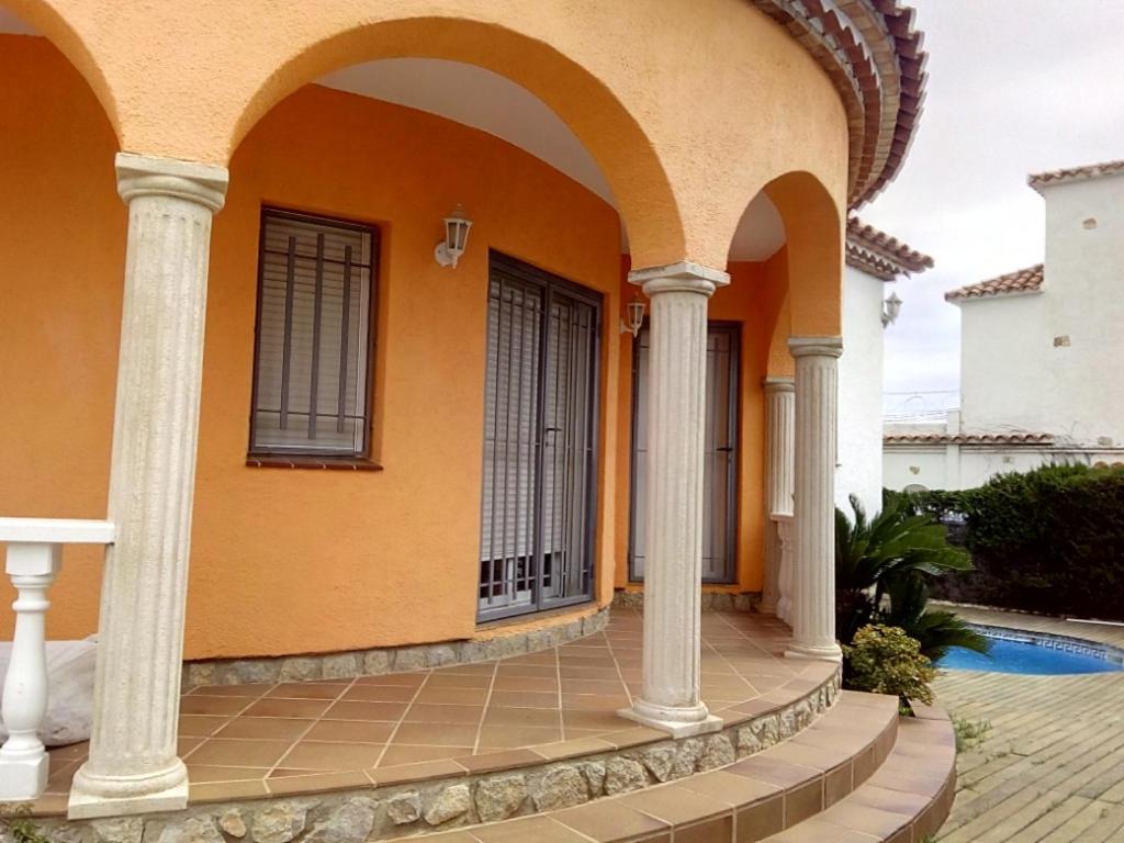 VILLA EMILIA