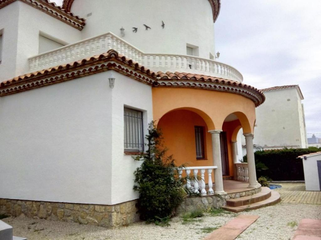 VILLA EMILIA