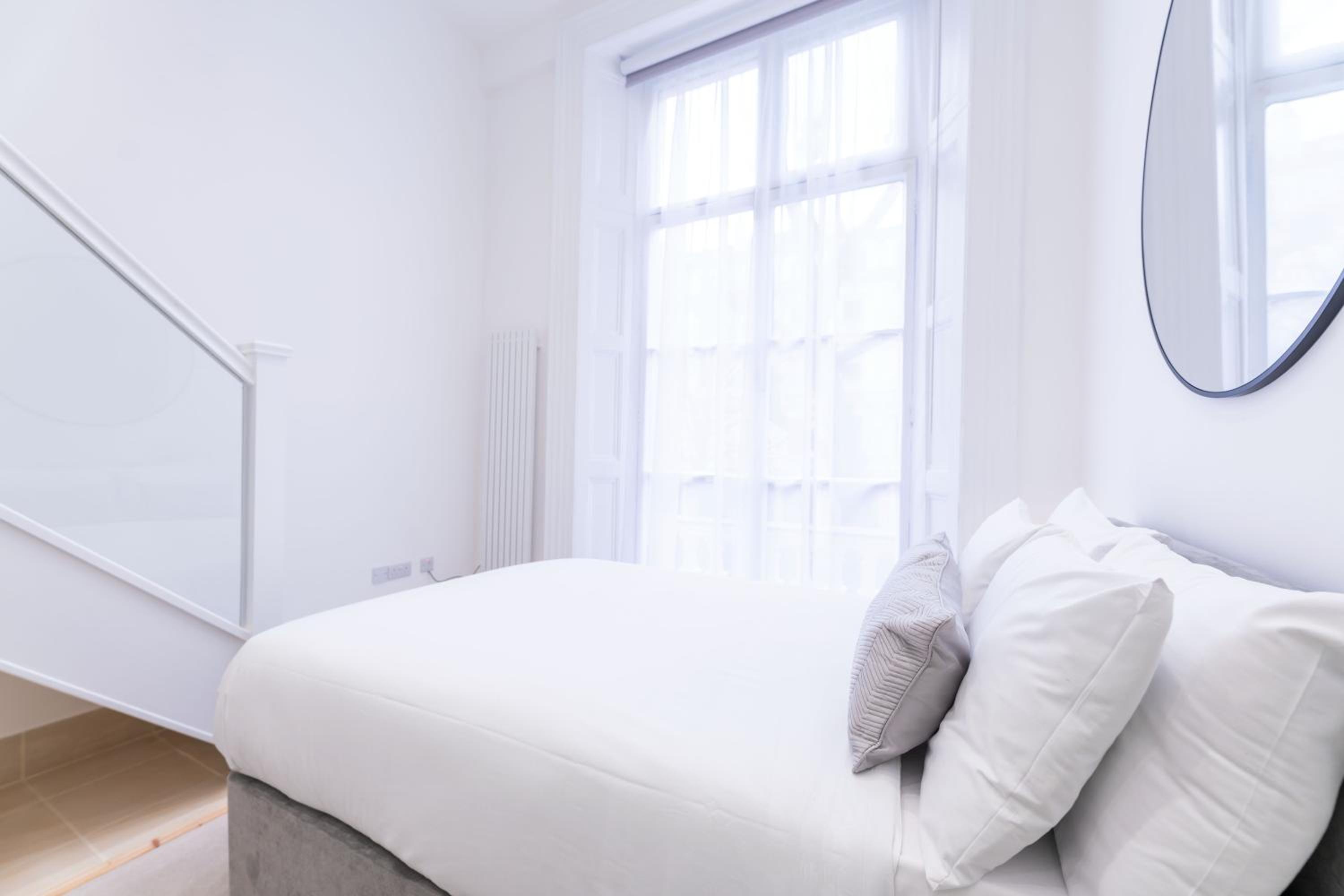 STUDIO BY HYDE PARK