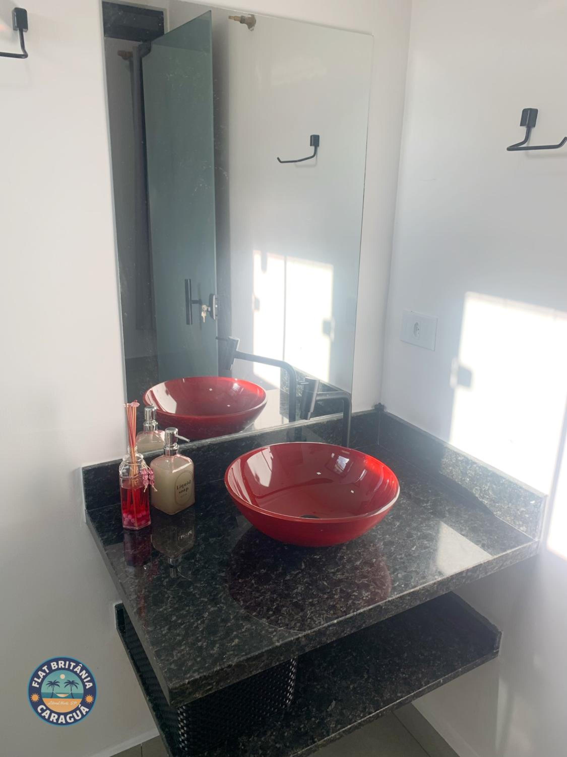 Charmoso Flat Novo com Ar Perto do Mar