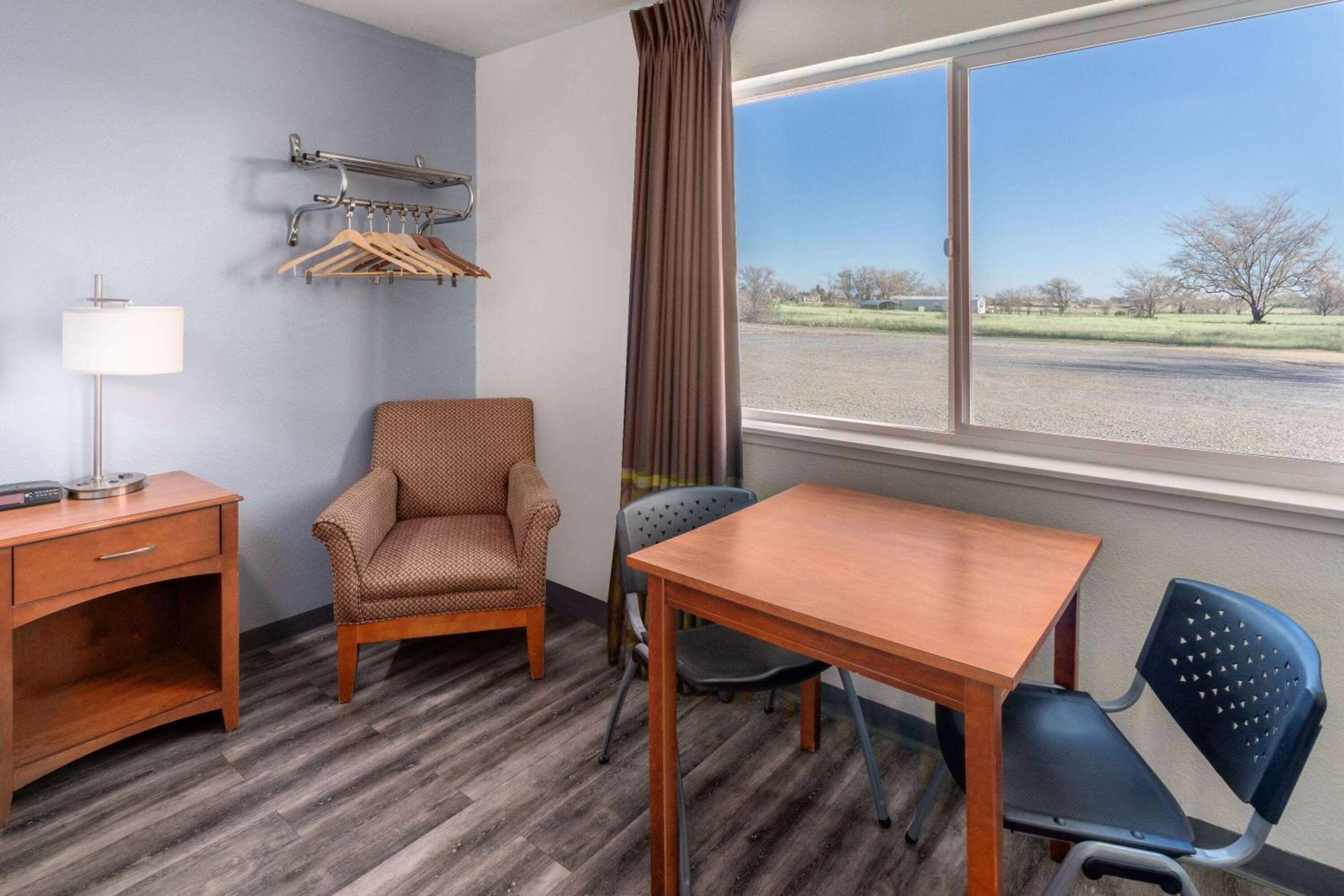 Super 8 by Wyndham Clayton