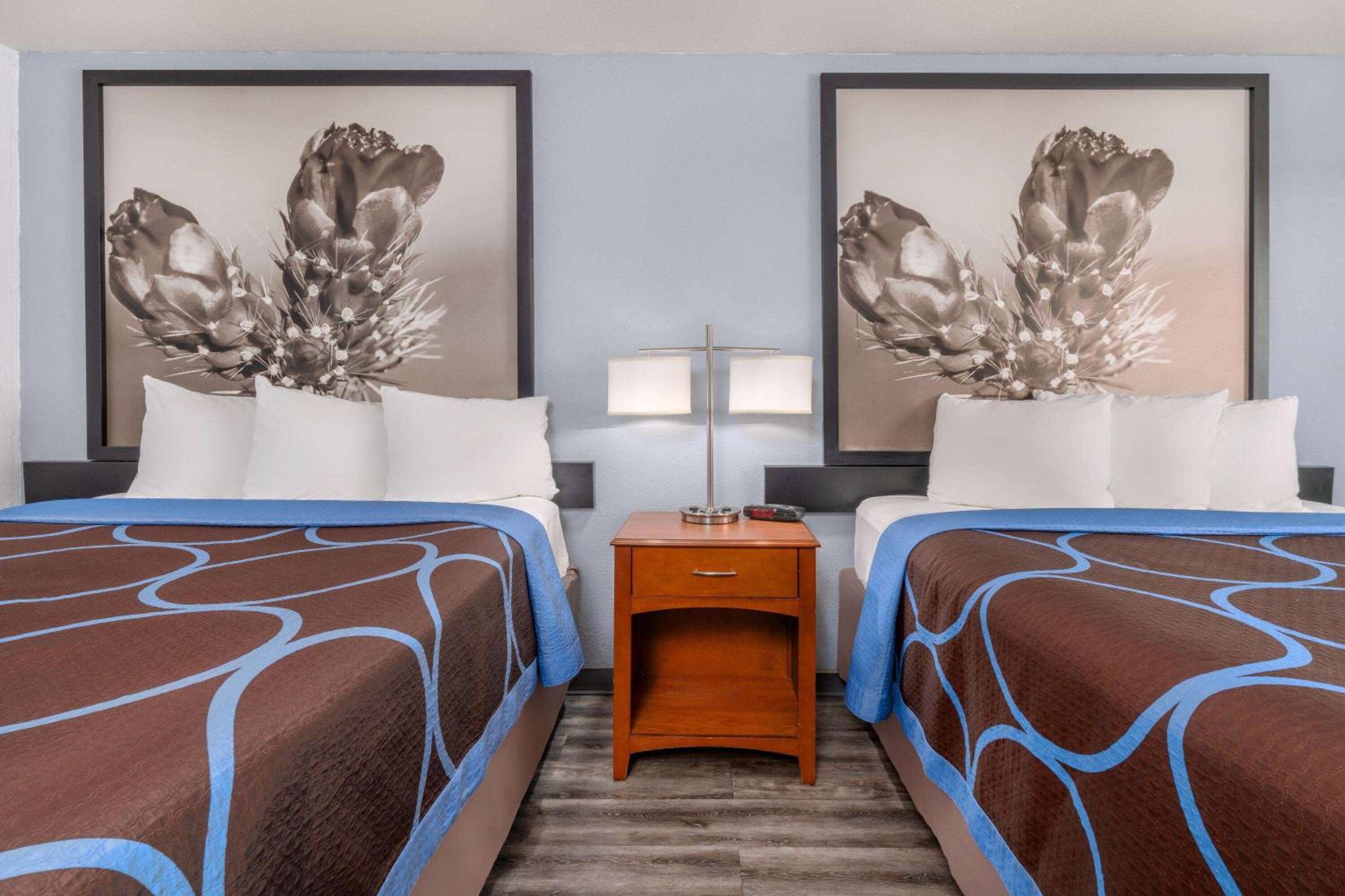 Super 8 by Wyndham Clayton