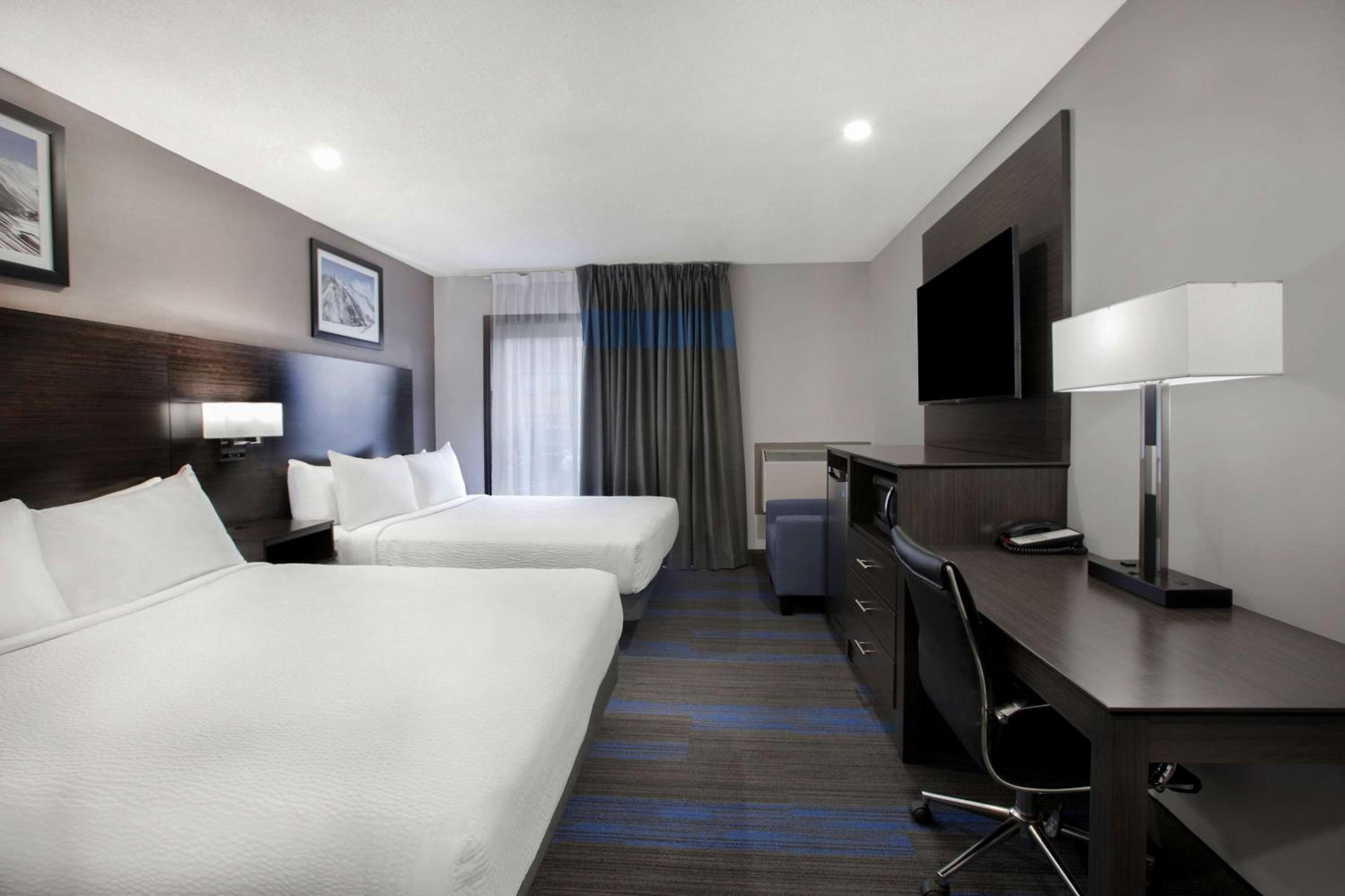 Barrie Vacations - Days Inn by Wyndham Barrie - Property Image 3