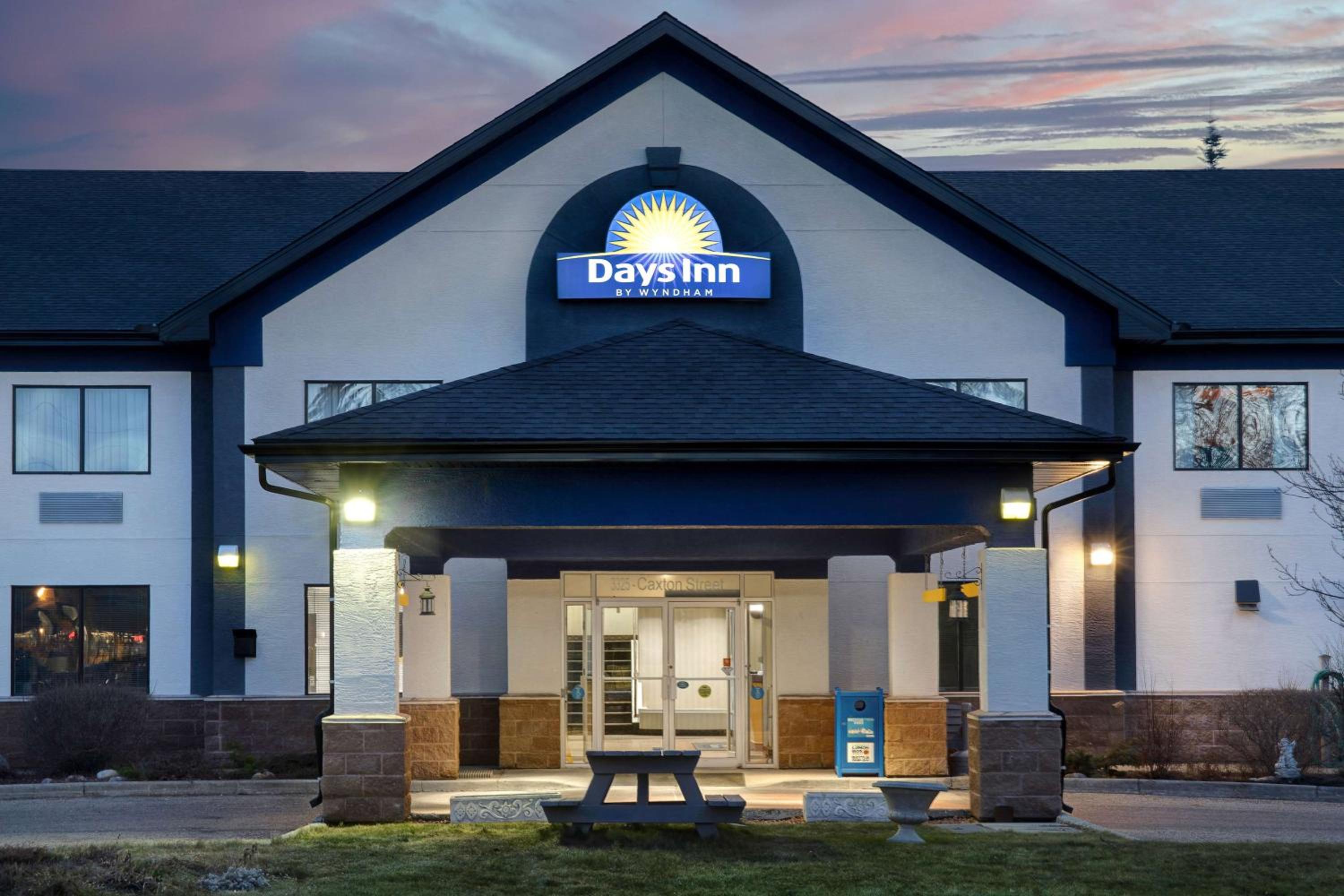 Days Inn by Wyndham Whitecourt view 2