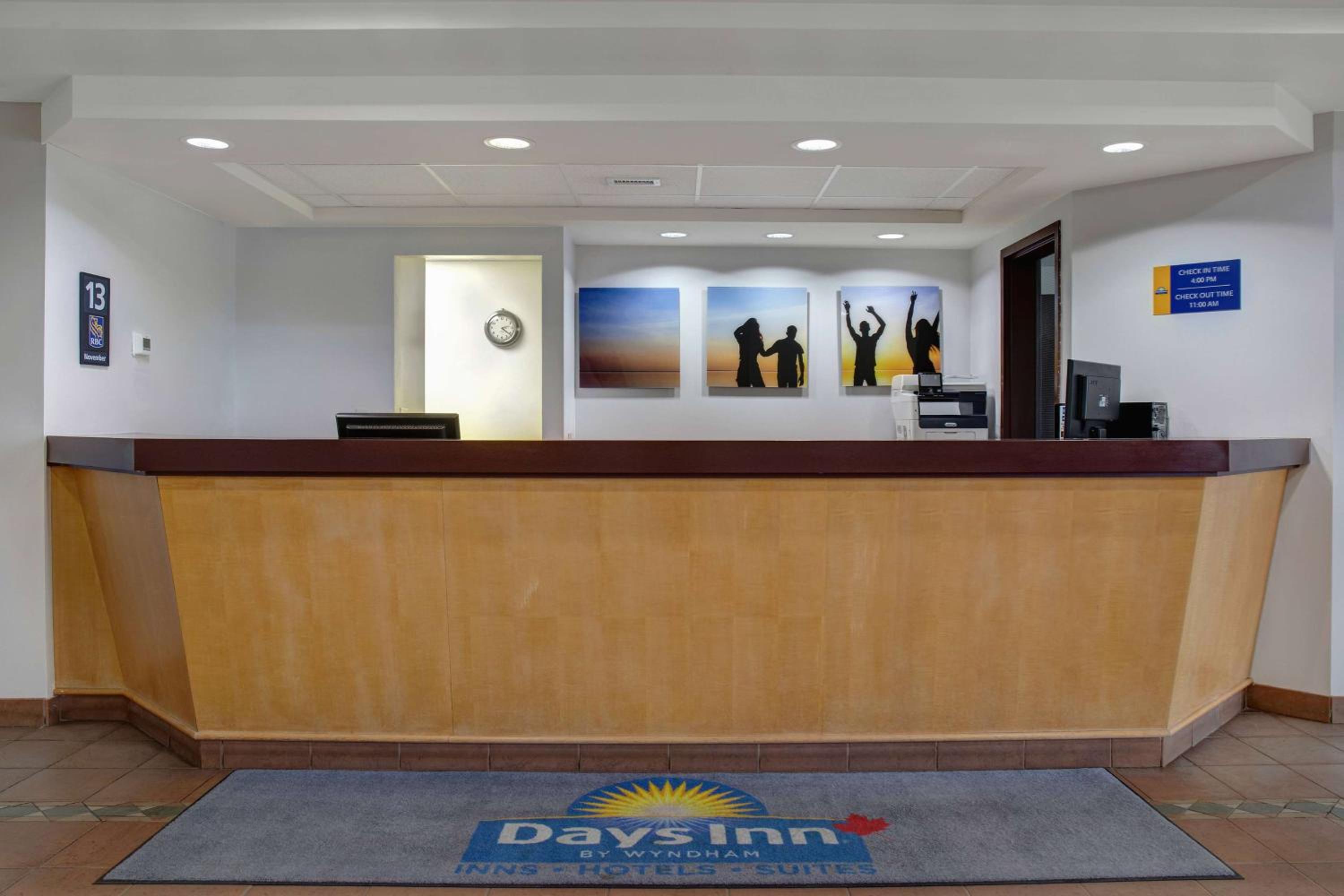 Days Inn by Wyndham Whitecourt view 4