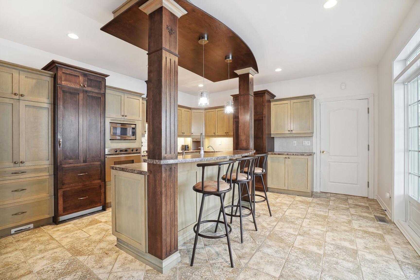 Private Waterfront Villa 9 BR Peaceful