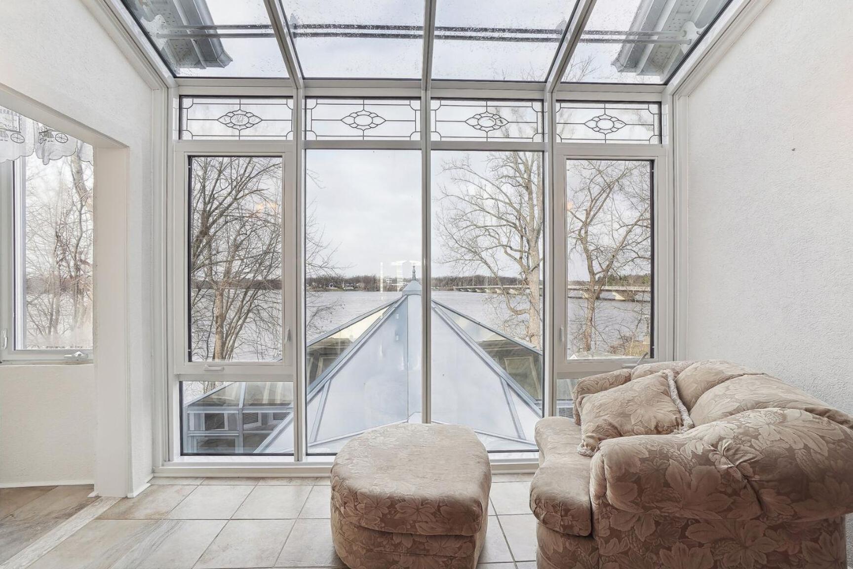 Private Waterfront Villa 9 BR Peaceful