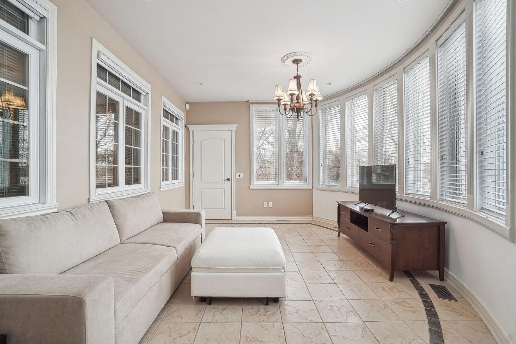 Private Waterfront Villa 9 BR Peaceful