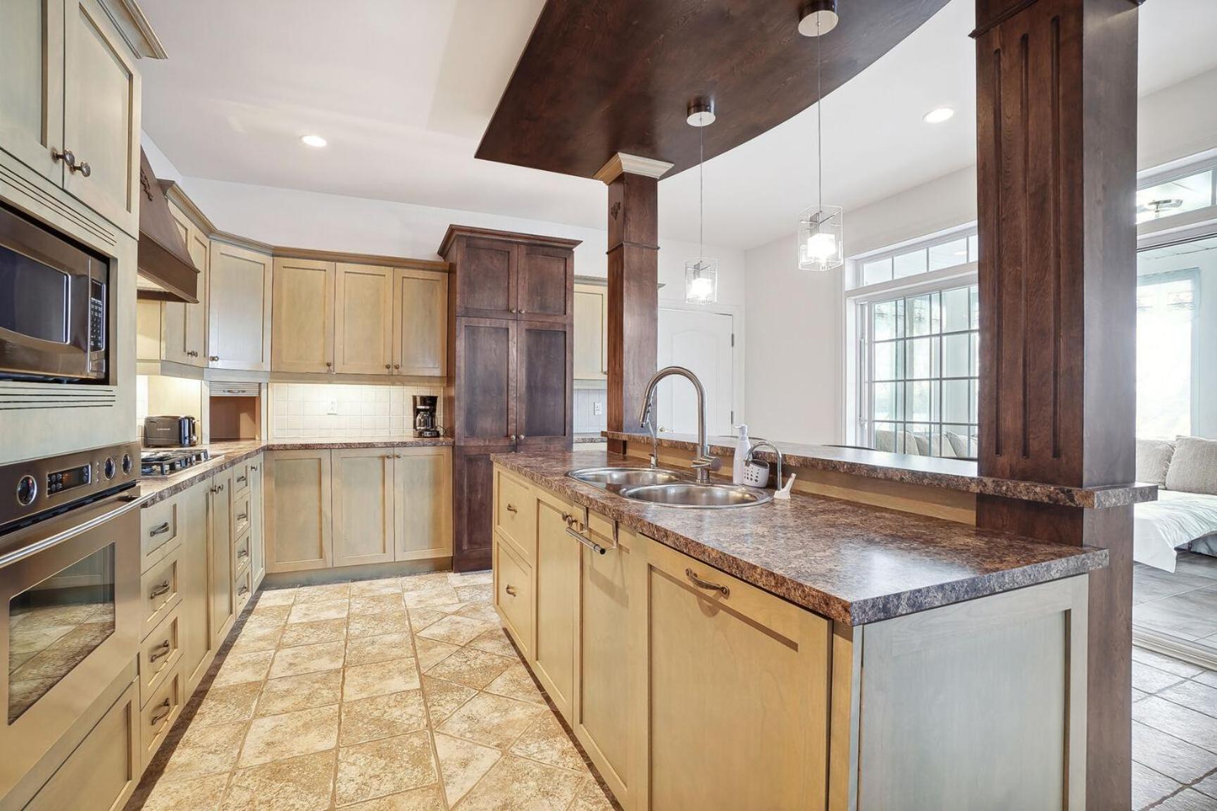 Private Waterfront Villa 9 BR Peaceful