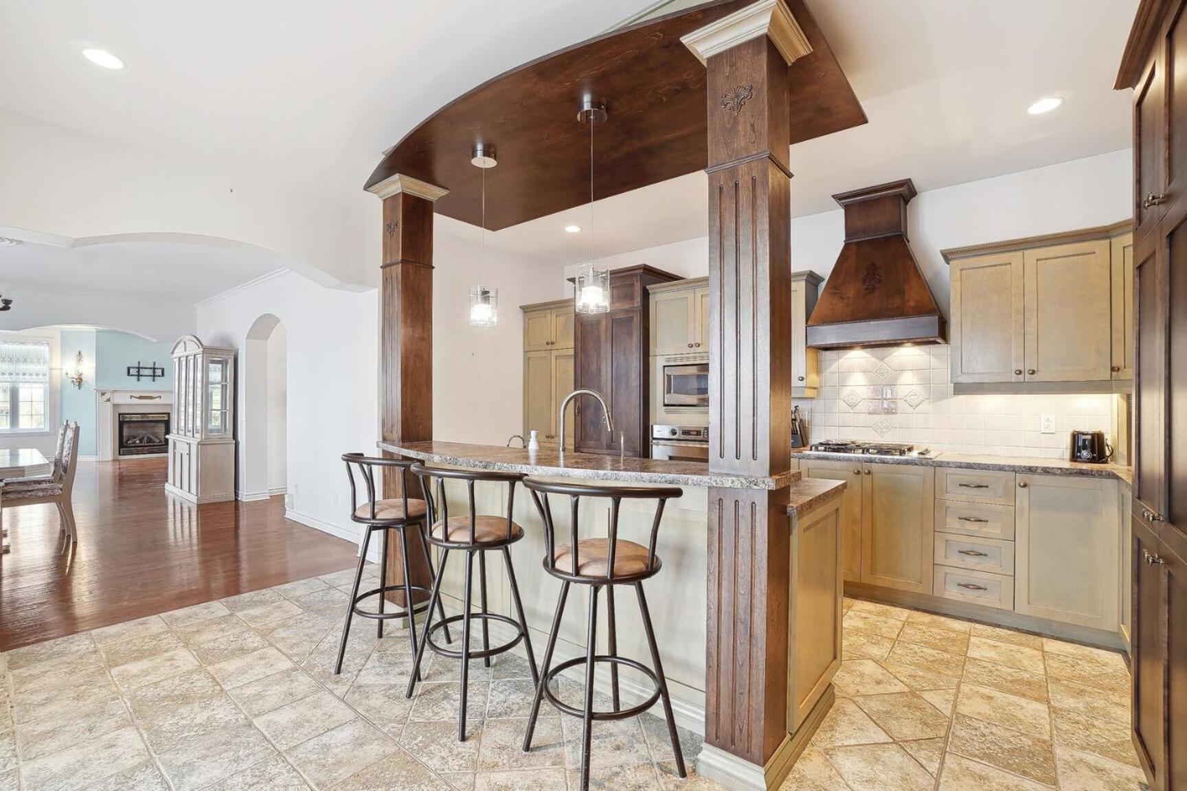 Private Waterfront Villa 9 BR Peaceful