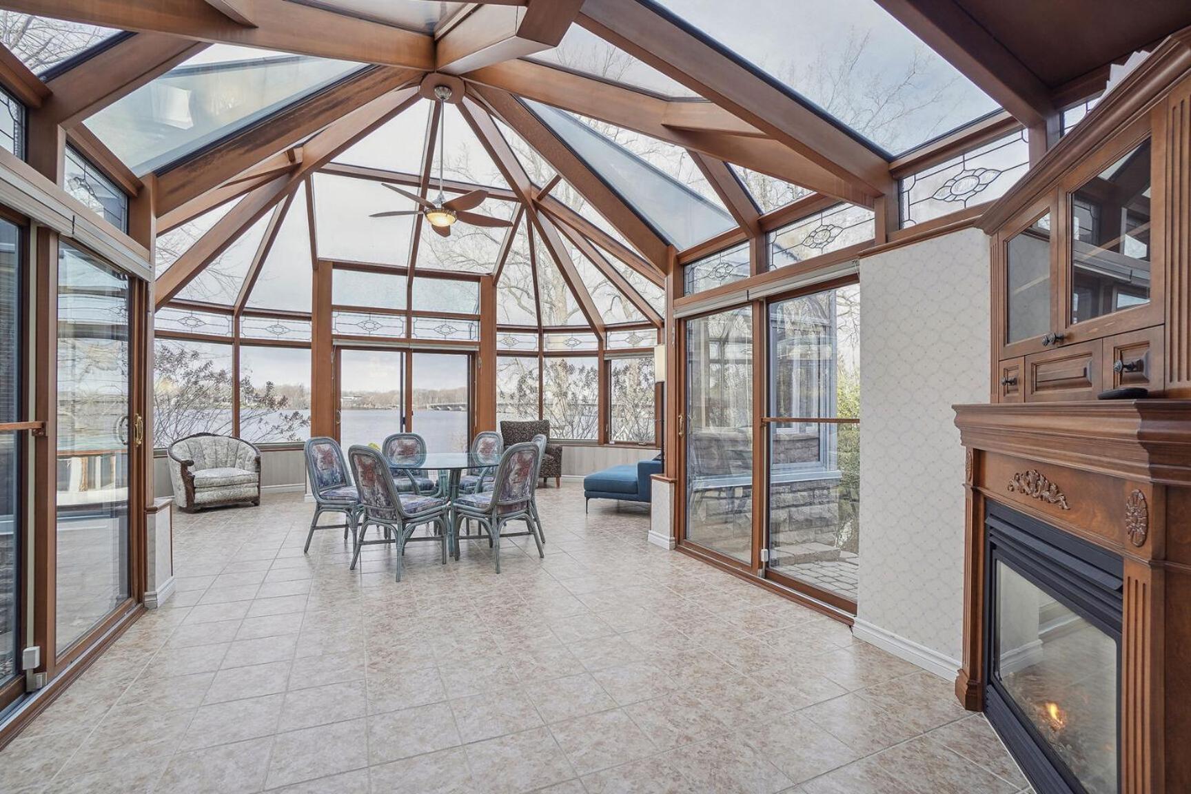 Private Waterfront Villa 9 BR Peaceful