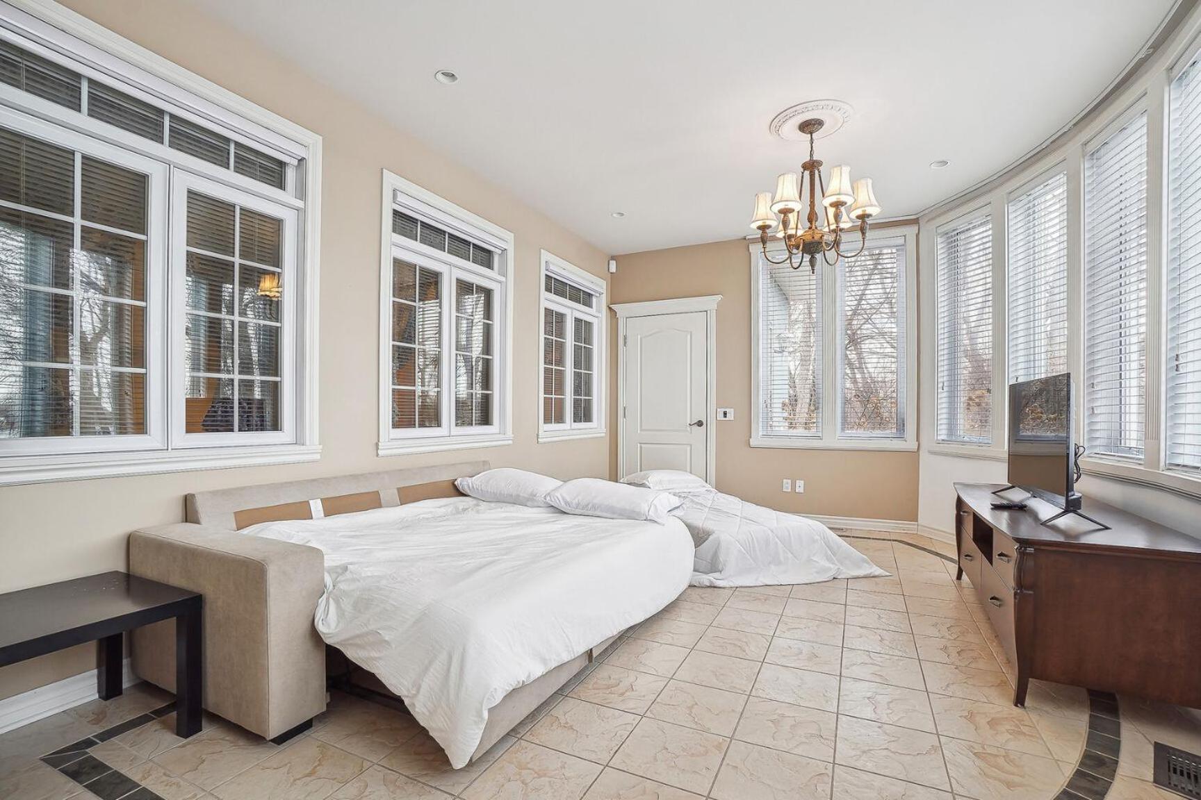Private Waterfront Villa 9 BR Peaceful