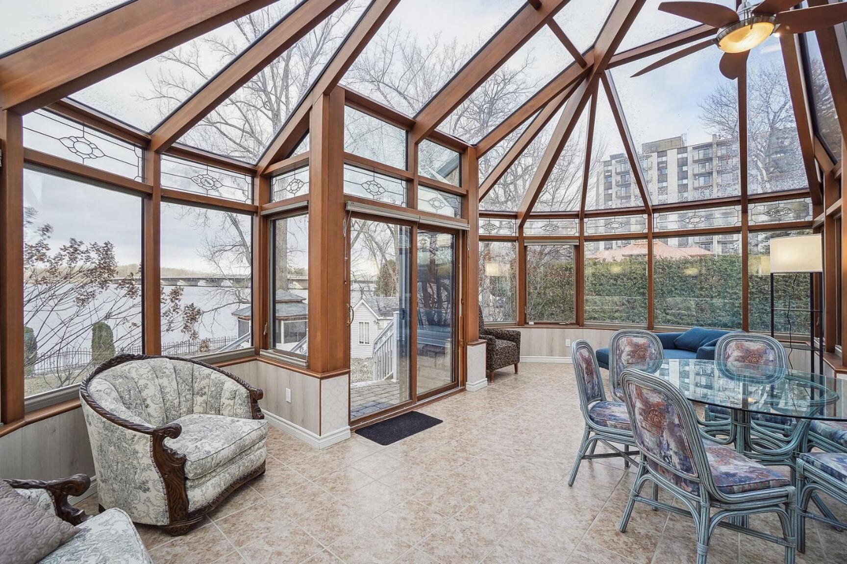 Private Waterfront Villa 9 BR Peaceful