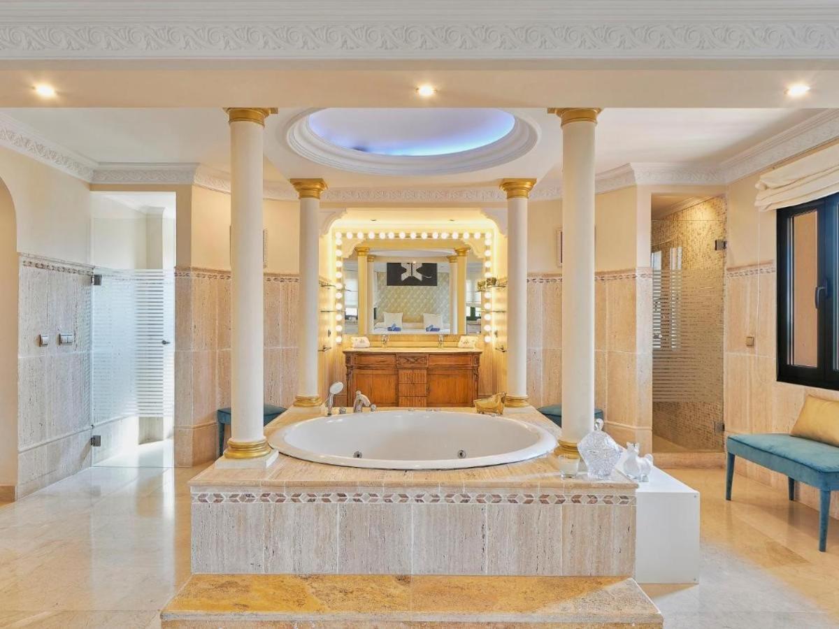 Marbella Villa Premium by Homing