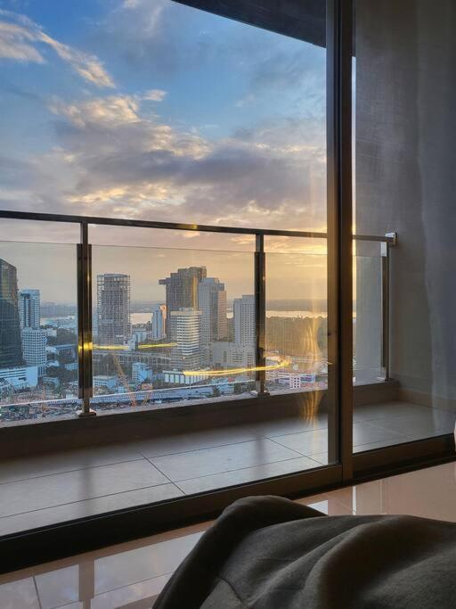 SKS Pavilion Ultimate Skyline w Bathtub 3 BR, 6 Pax