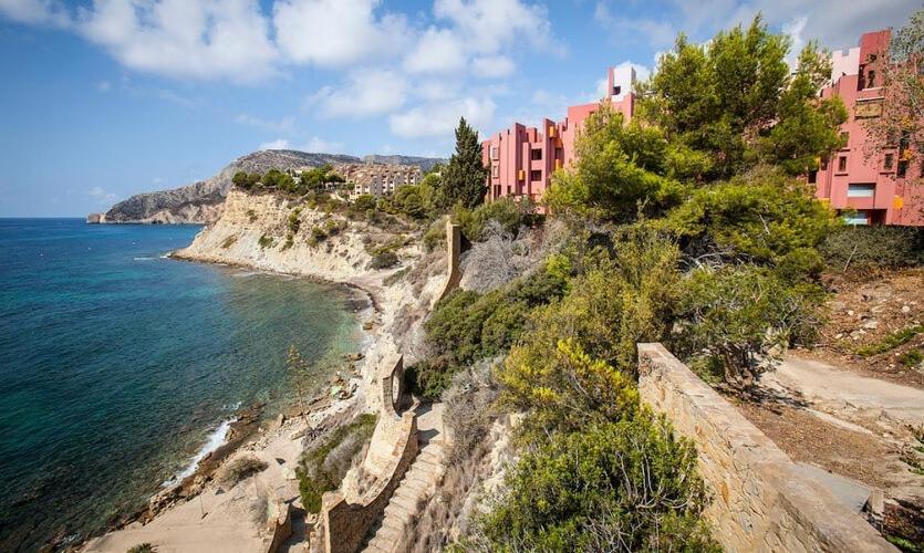 Apartamento Muralla Roja - PlusHolidays view 3