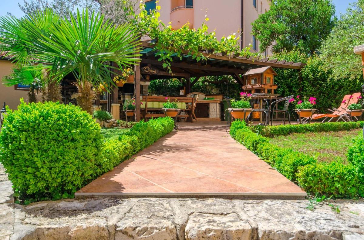 Apartments Villa Amfora view 2