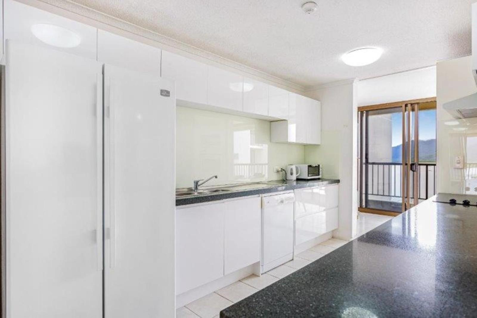 Cairns Ocean View Apartment in Aquarius
