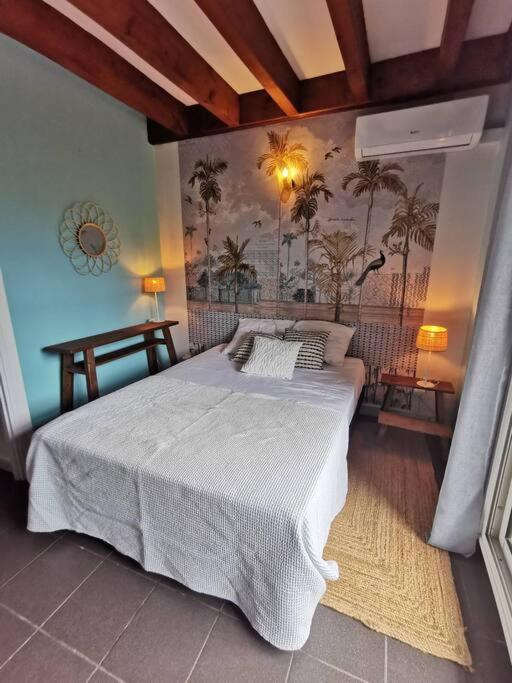 COTTAGE BLUE classé 3 étoiles - 4 à 6 personnes - 2 chambres - accès direct à la plage et à l'esplanade de Boucan Canot avec ses bars et restaurants view 4