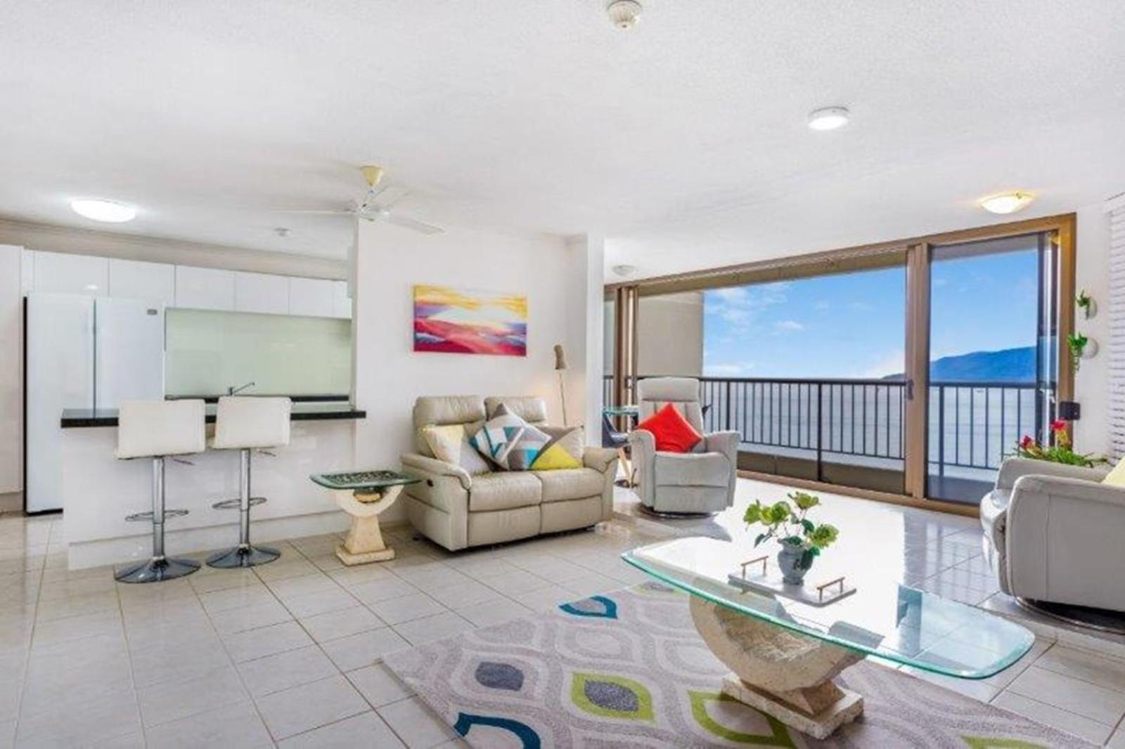 Cairns Ocean View Apartment in Aquarius