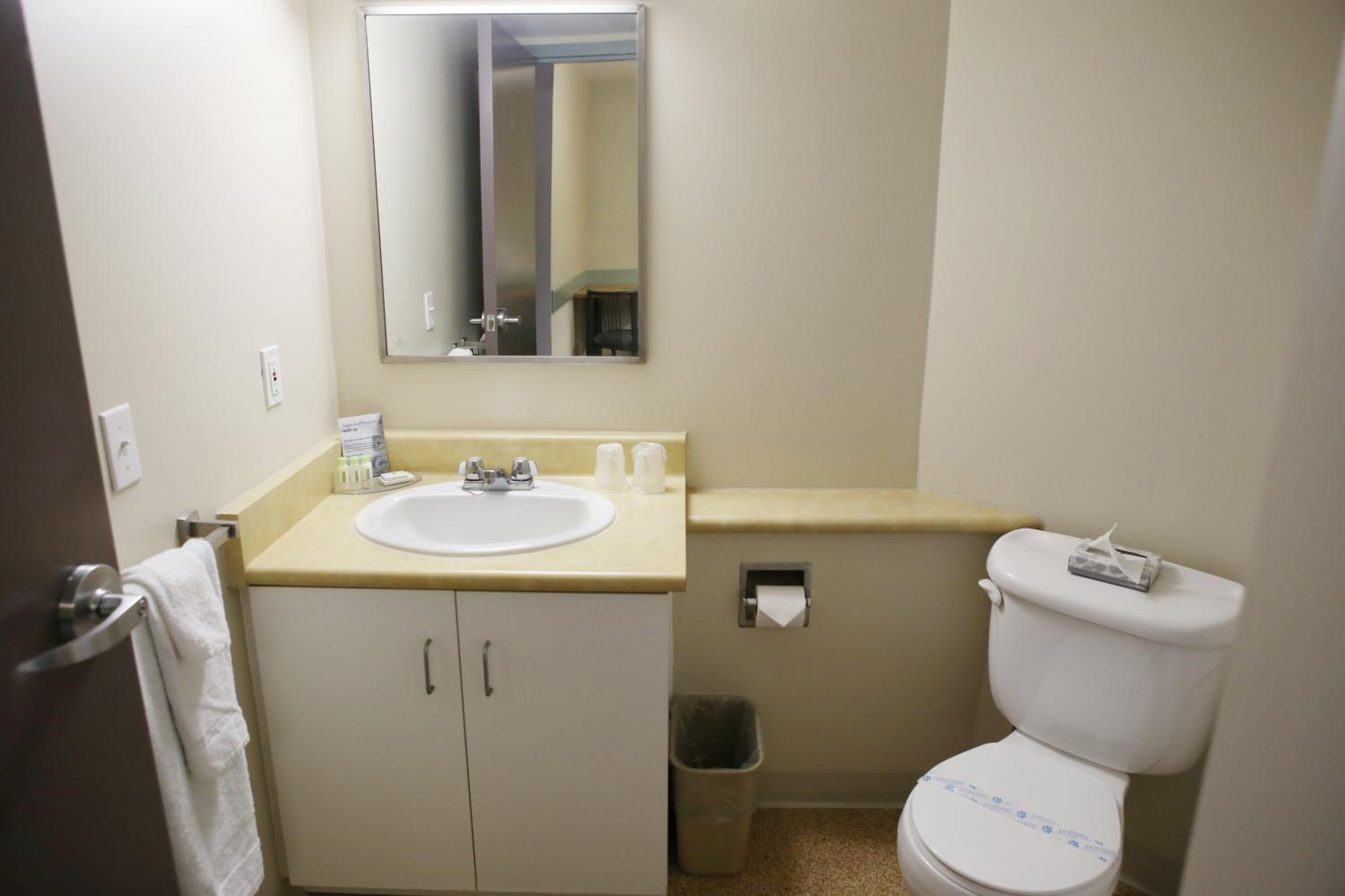Barrie Vacations - Residence  Conference Centre- Barrie - Property Image 14