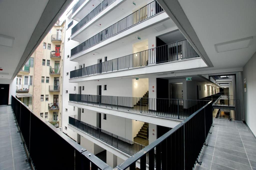 Standard Apartment by Hi5-Horváth Mihály square view 5