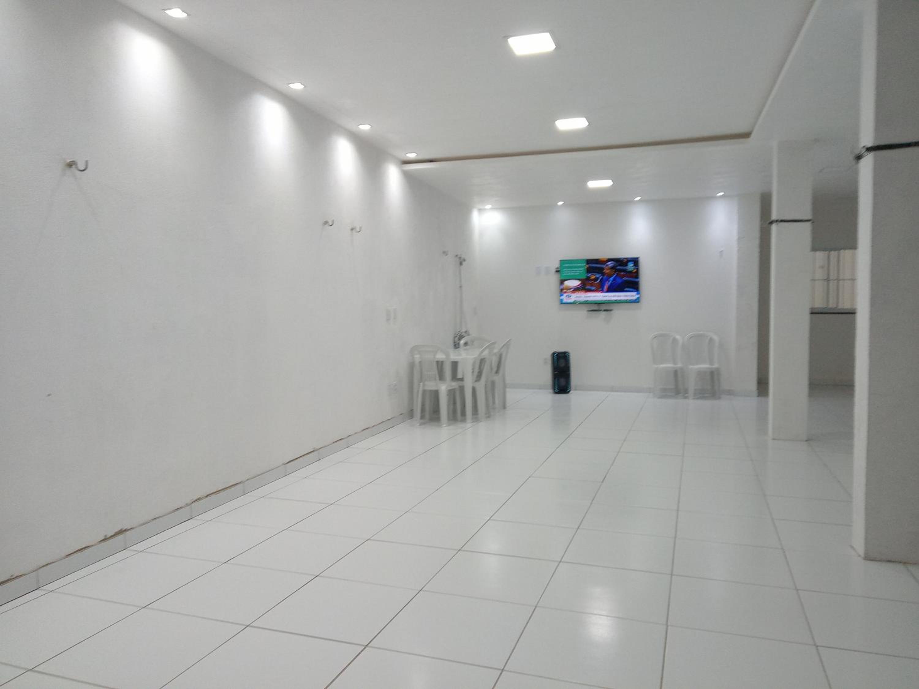 Hotel Casa com Piscina, hidromassagem e churrasqueira. - Image 1