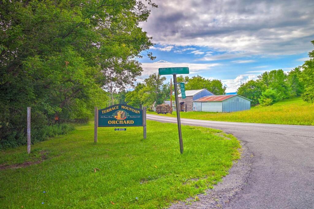 Terrace Mountain Orchard House