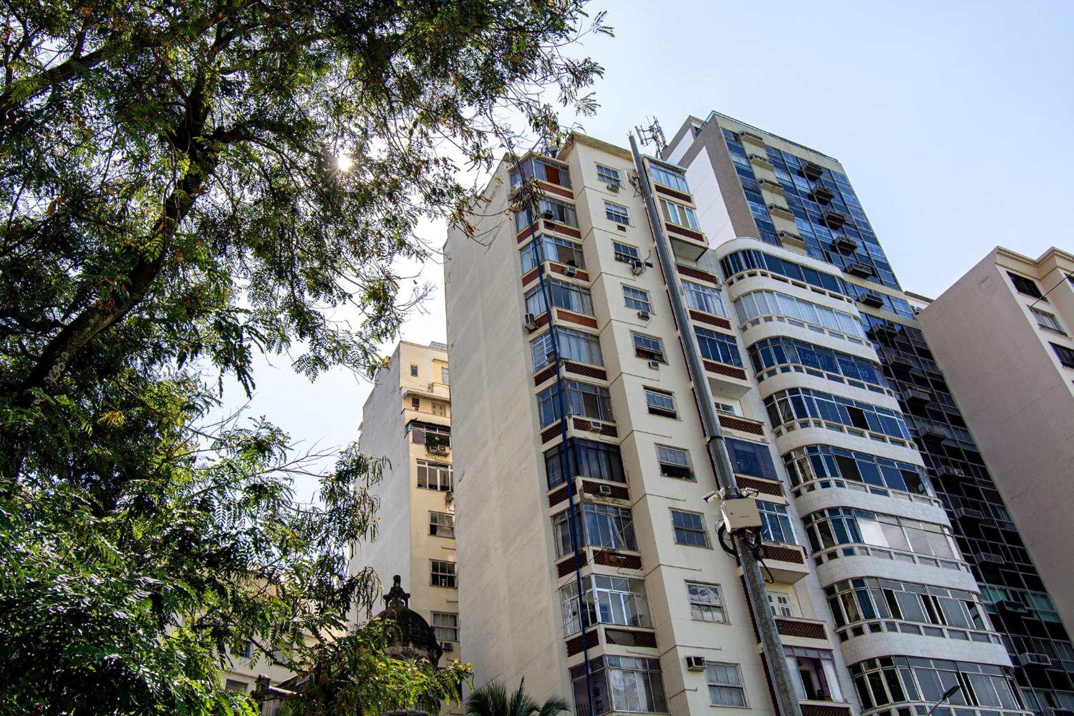 11 FLA, em frente a Praia do Flamengo, novo, confortável, prático