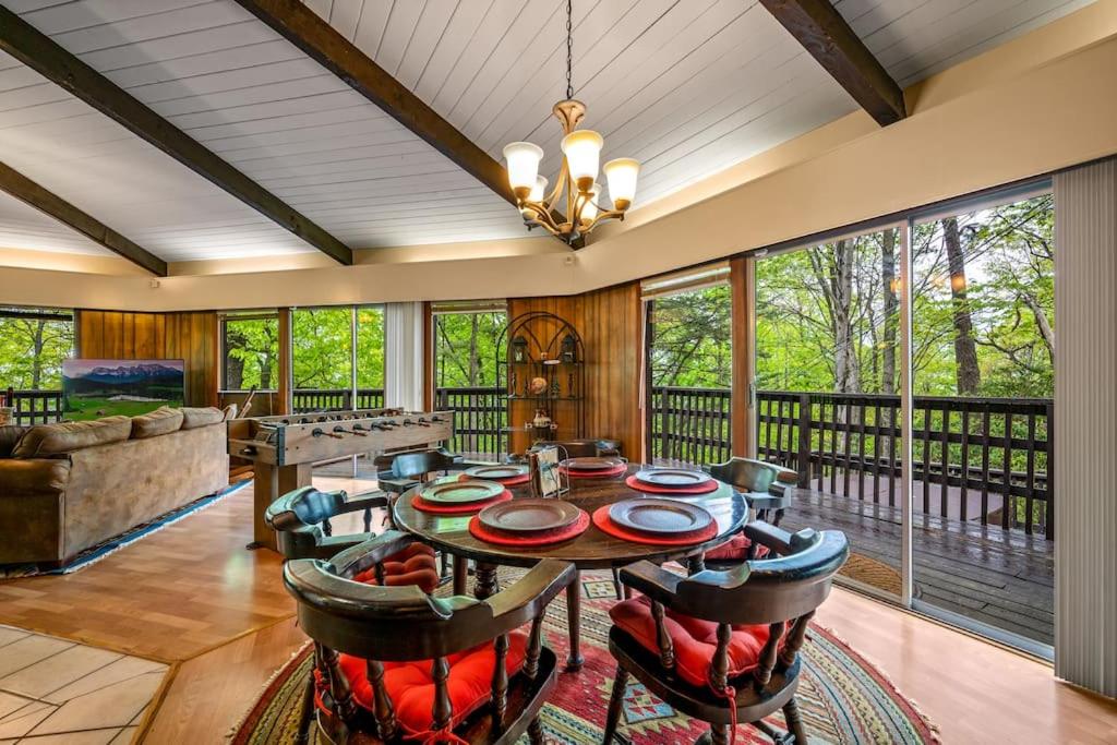 Unique Cabin Near Gatlinburg