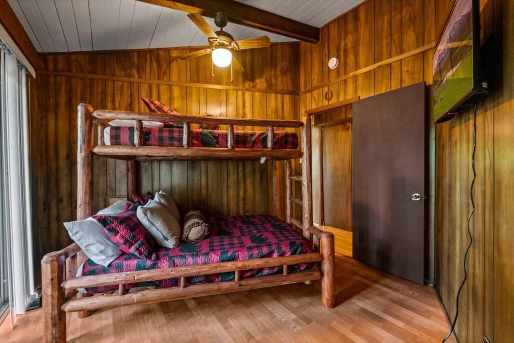 Unique Cabin Near Gatlinburg