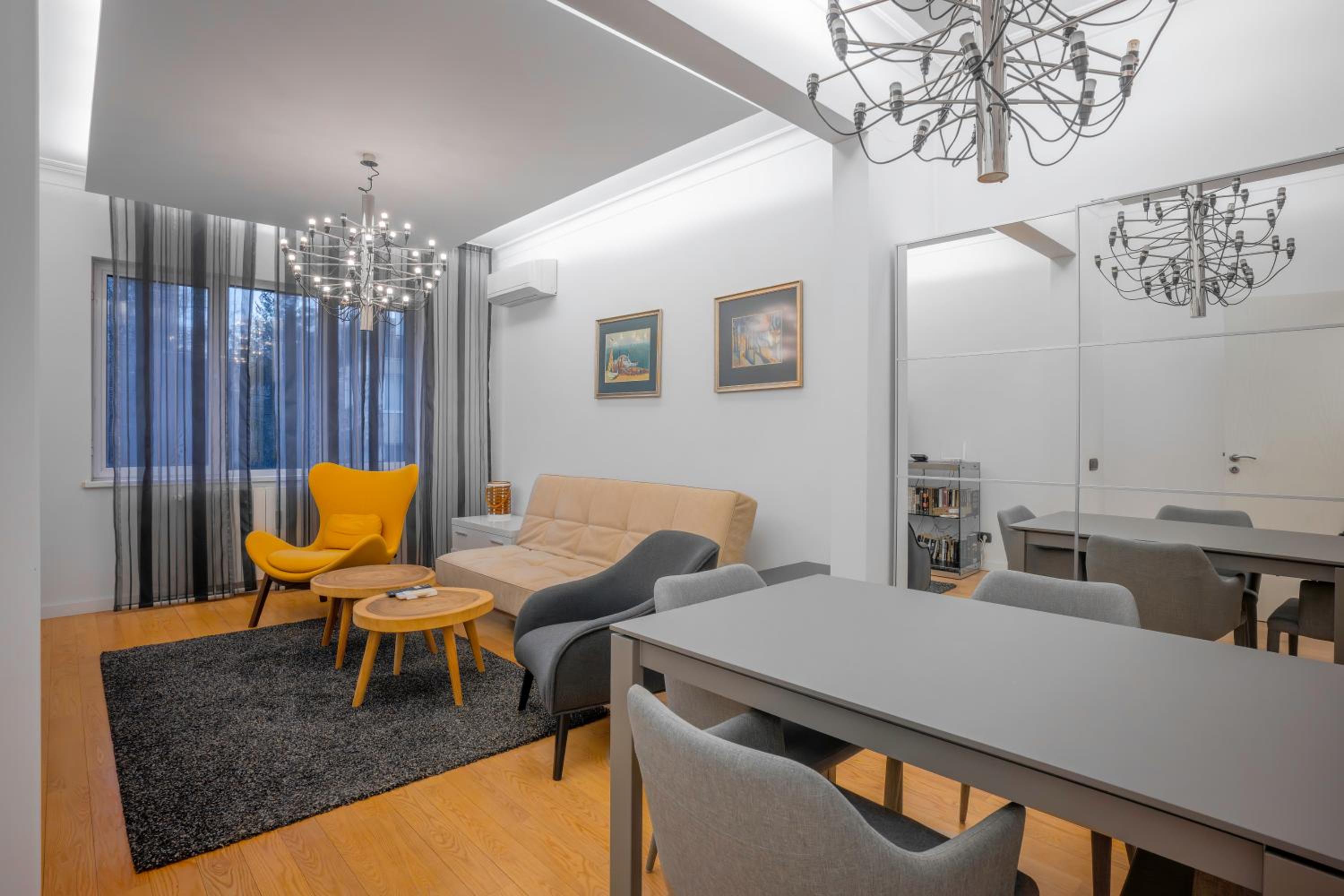 Central Luxurious 2 BD Flat near NDK