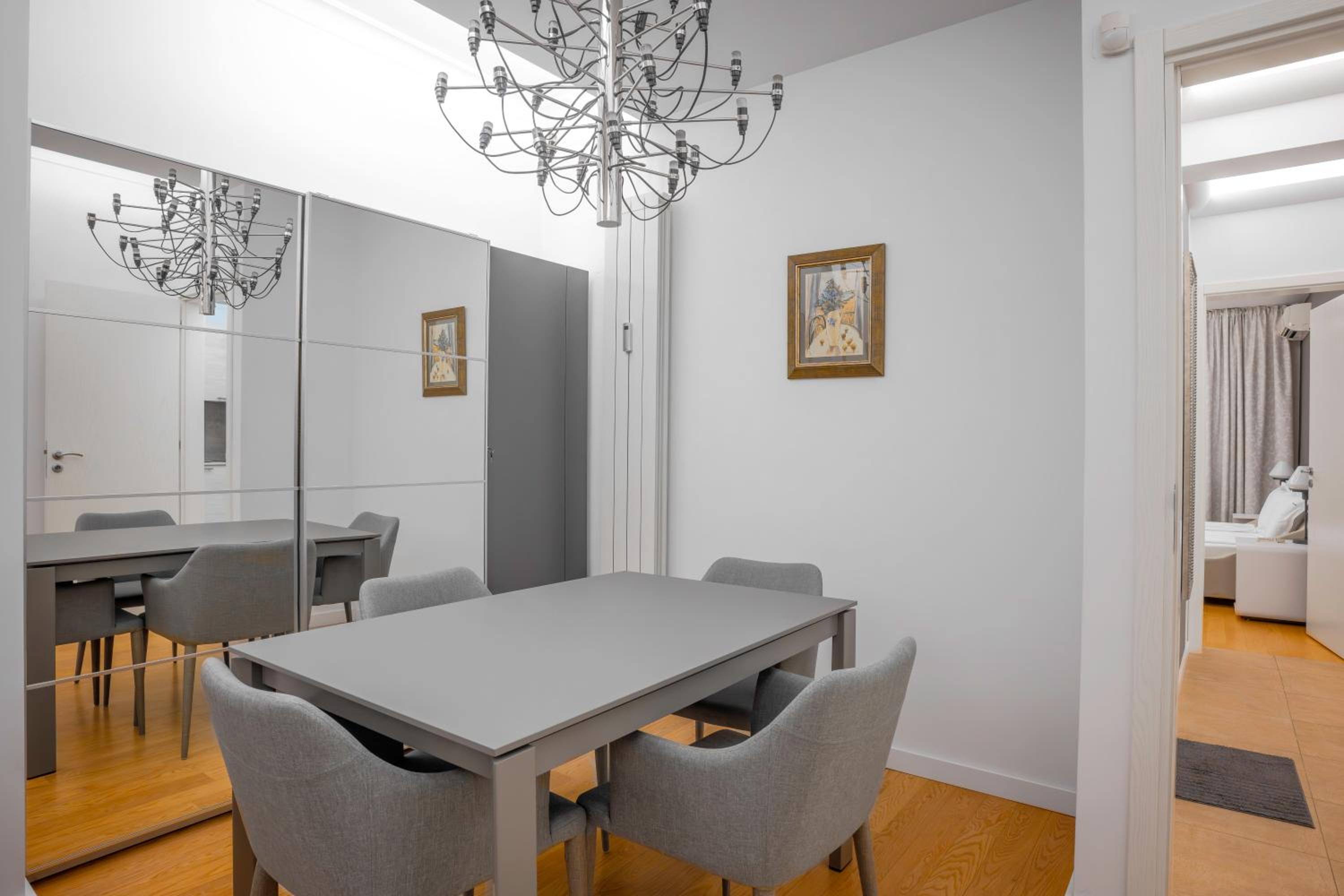 Central Luxurious 2 BD Flat near NDK
