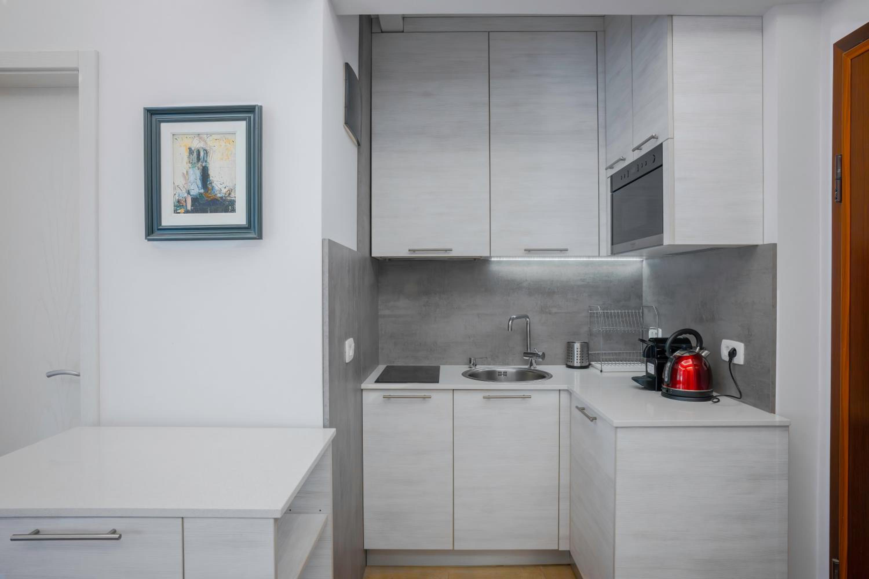 Central Luxurious 2 BD Flat near NDK